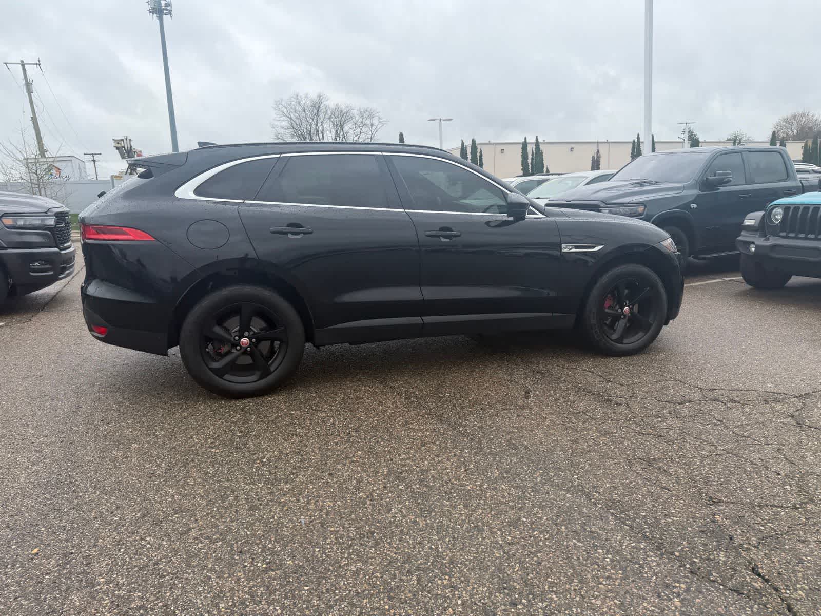 Thumbnail: 2019 Jaguar F-Pace - 14