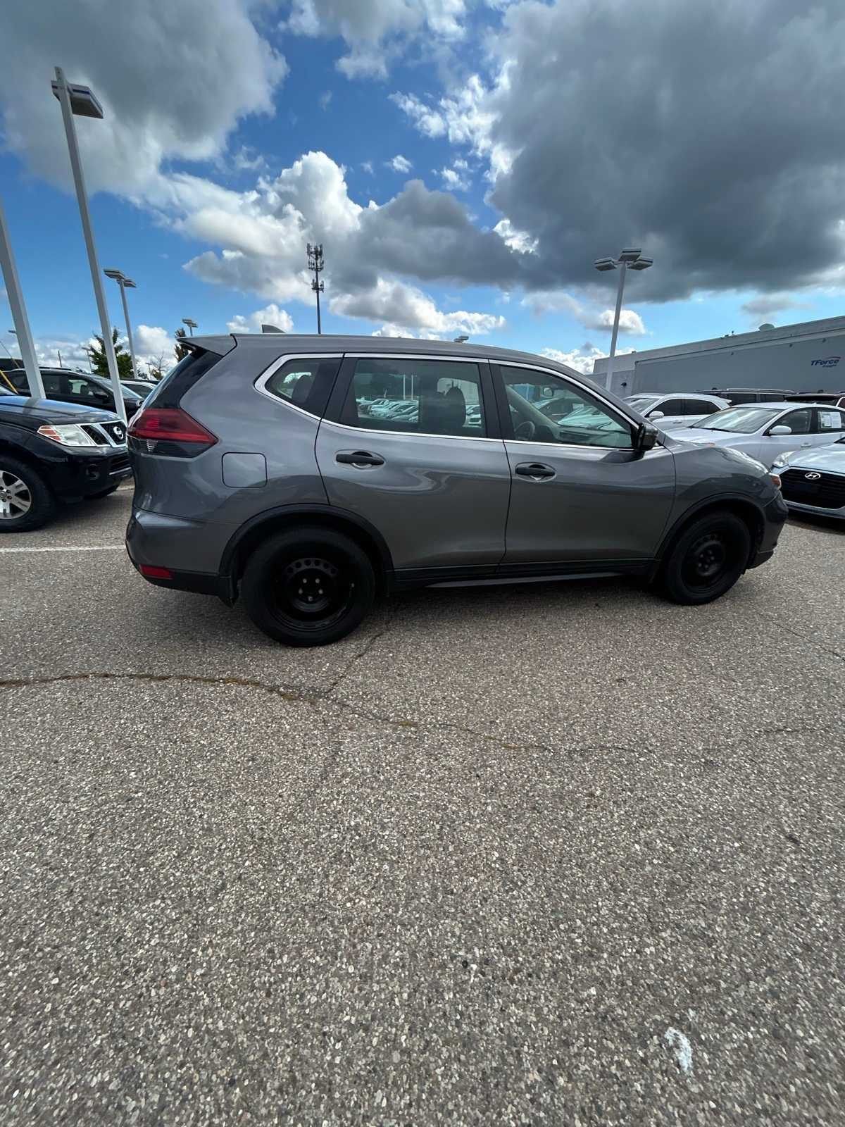 Thumbnail: 2019 Nissan Rogue - 16