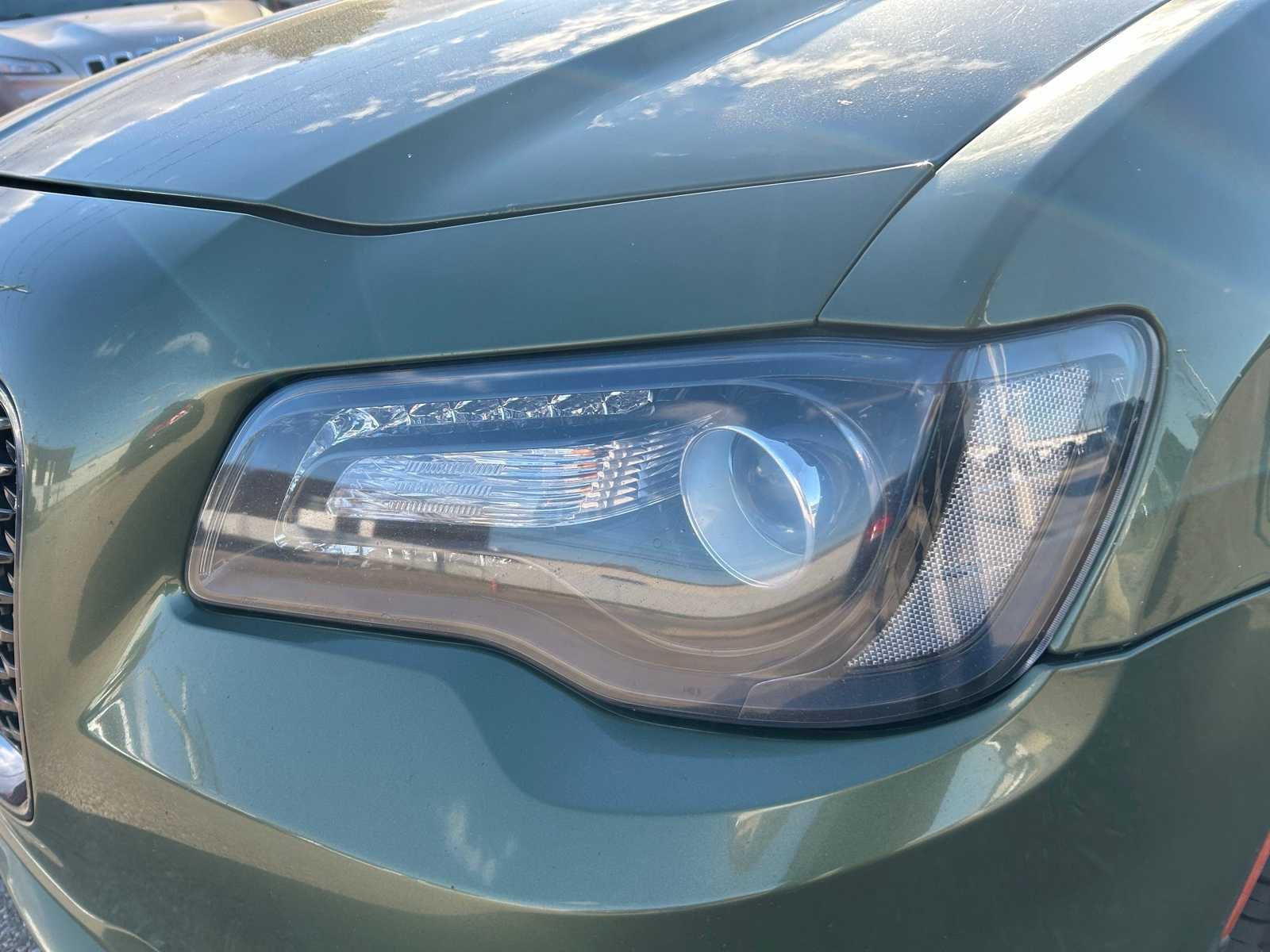 Thumbnail: 2018 Chrysler 300 - 30