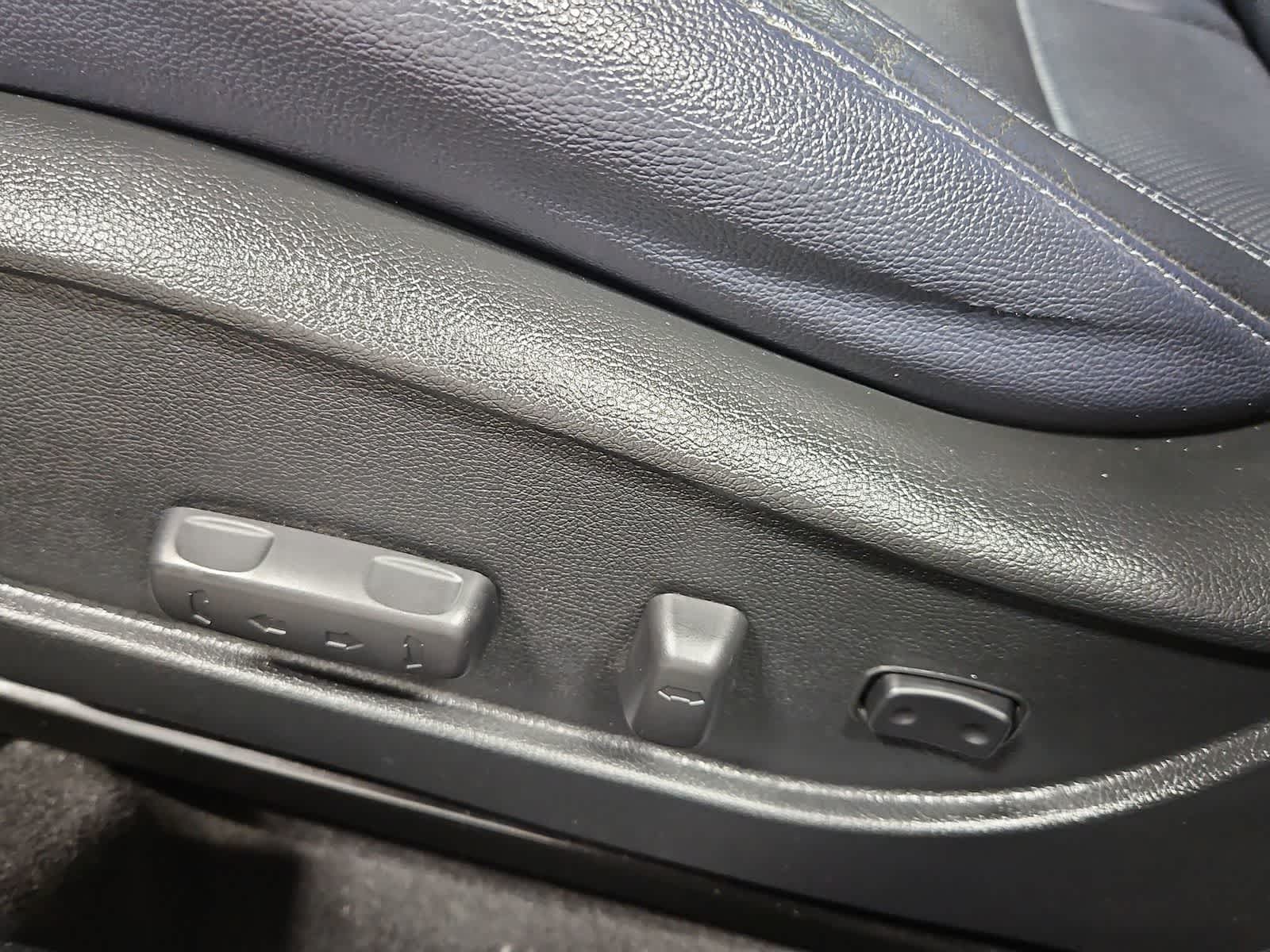 Thumbnail: 2014 Hyundai Elantra - 17