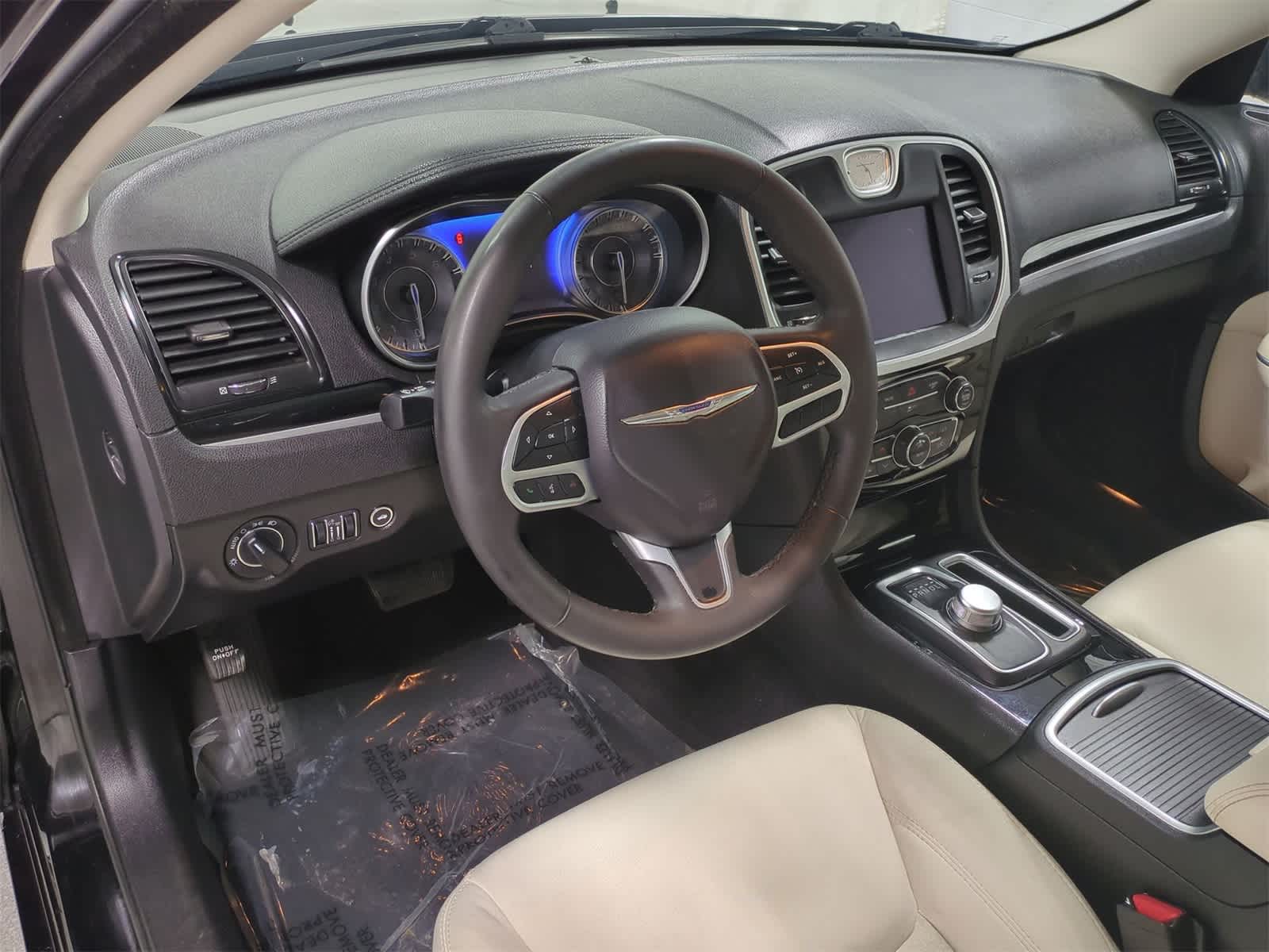 Thumbnail: 2023 Chrysler 300 - 10