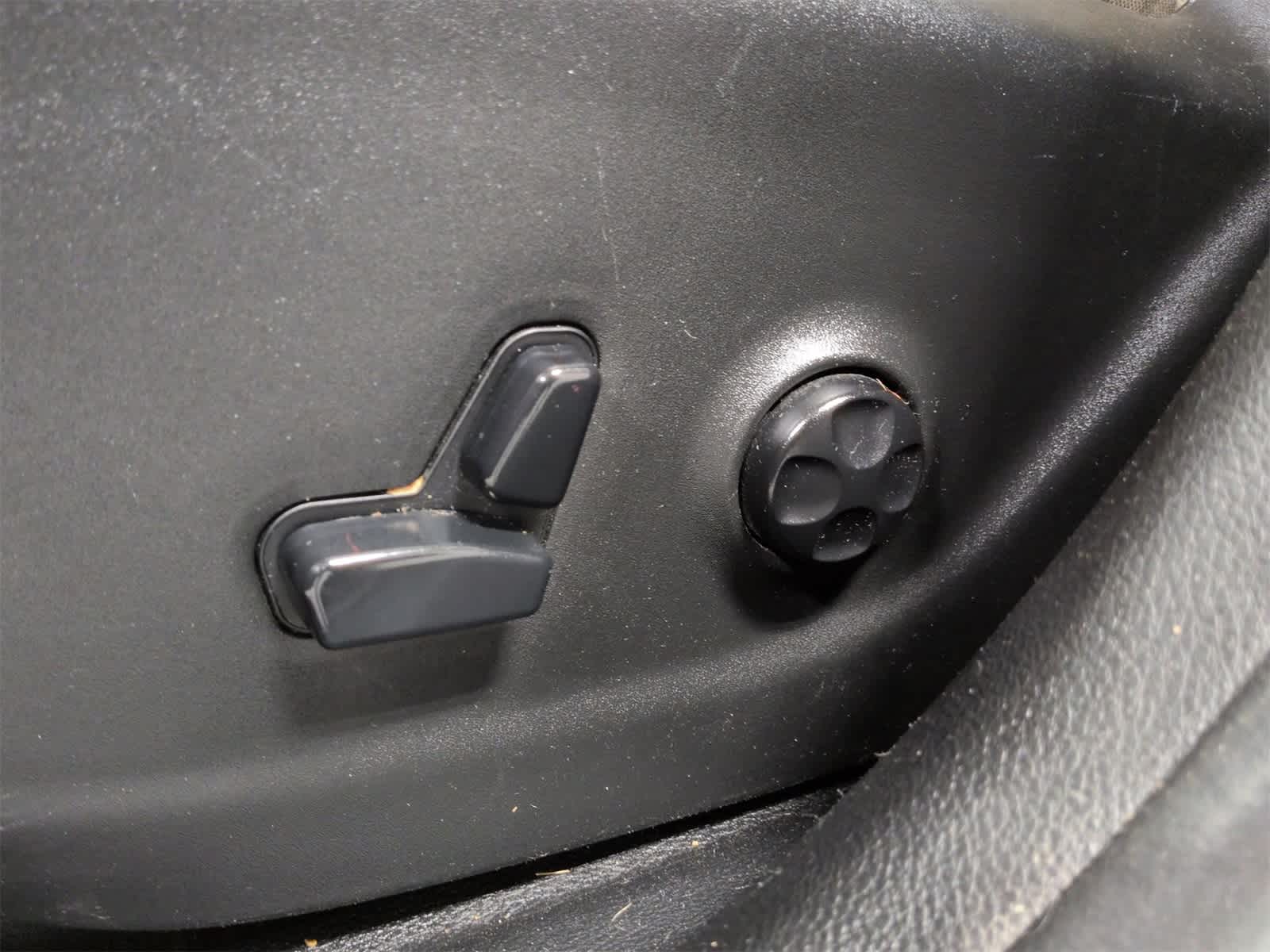 Thumbnail: 2015 Jeep Cherokee - 18