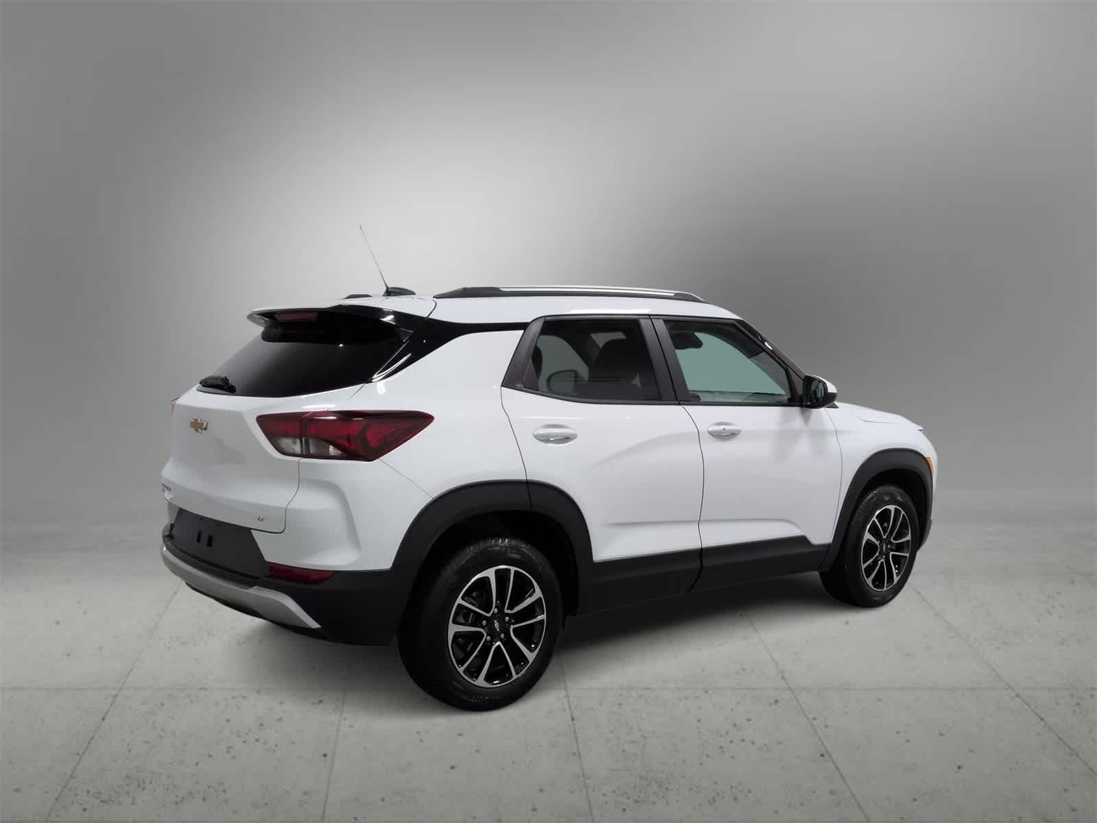 Thumbnail: 2025 Chevrolet TrailBlazer - 8