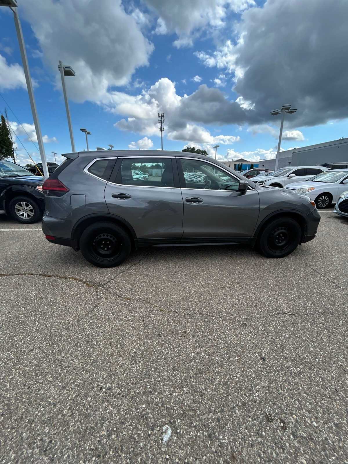 Thumbnail: 2019 Nissan Rogue - 11