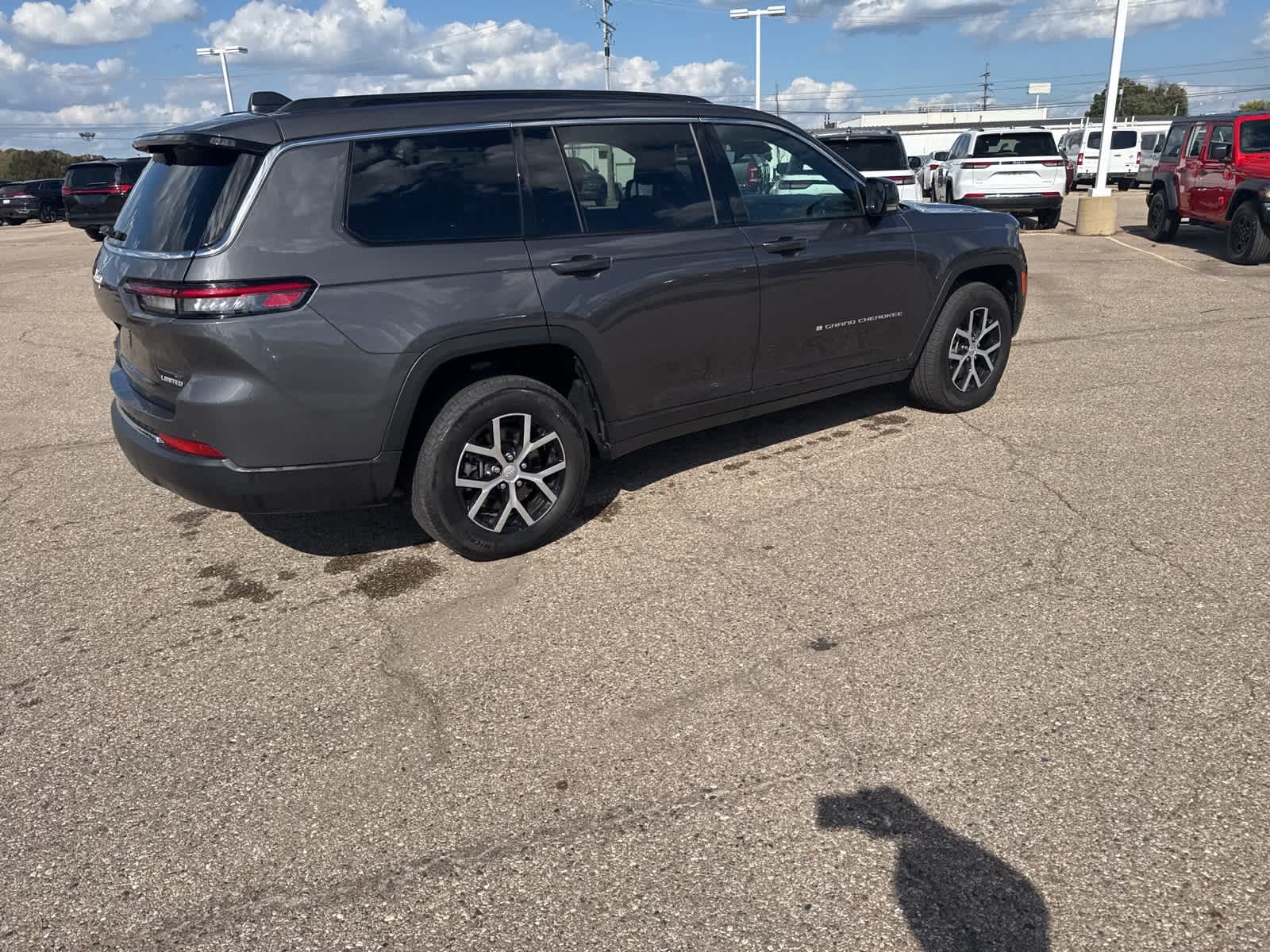 Thumbnail: 2024 Jeep Grand Cherokee L - 14