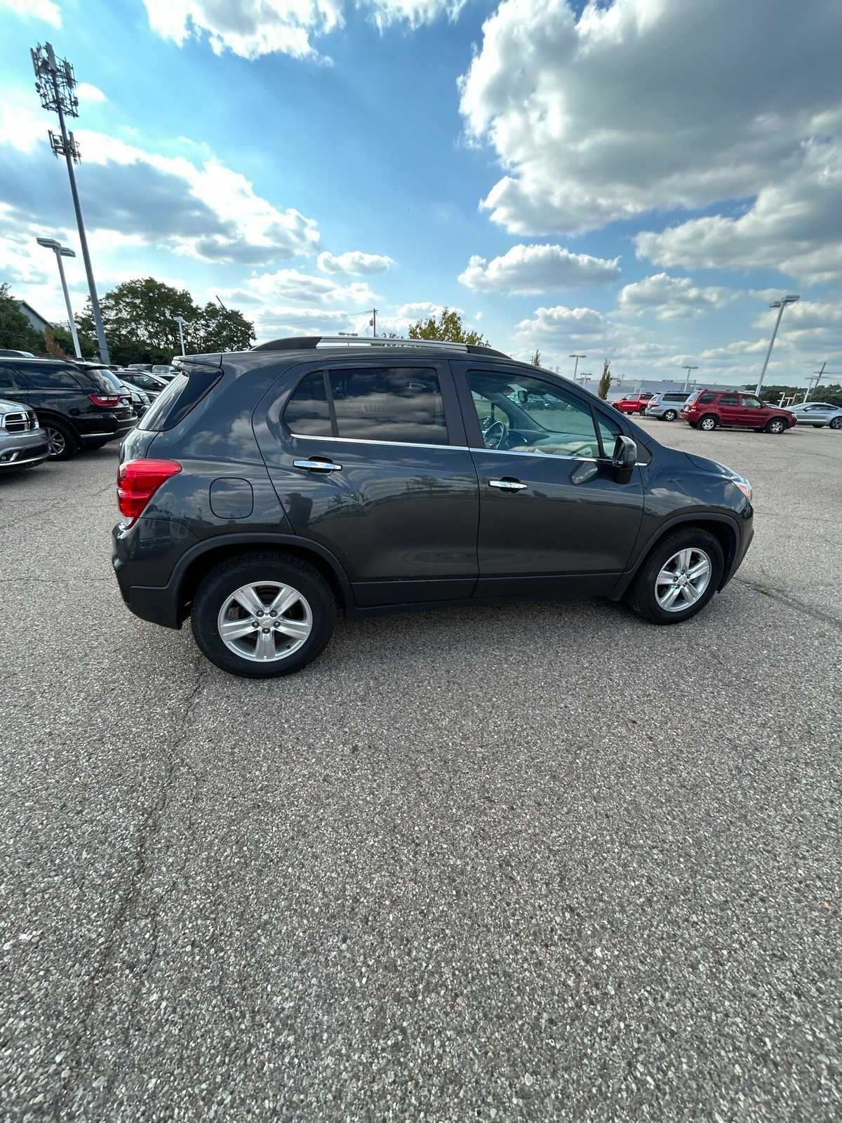 Thumbnail: 2019 Chevrolet Trax - 11