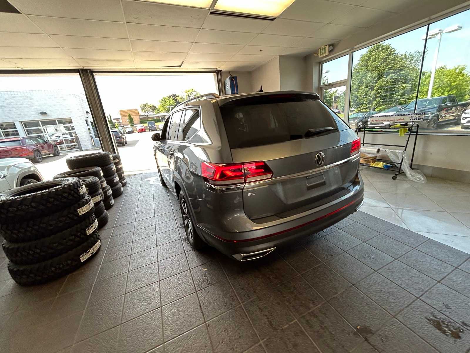 Thumbnail: 2022 Volkswagen Atlas - 21