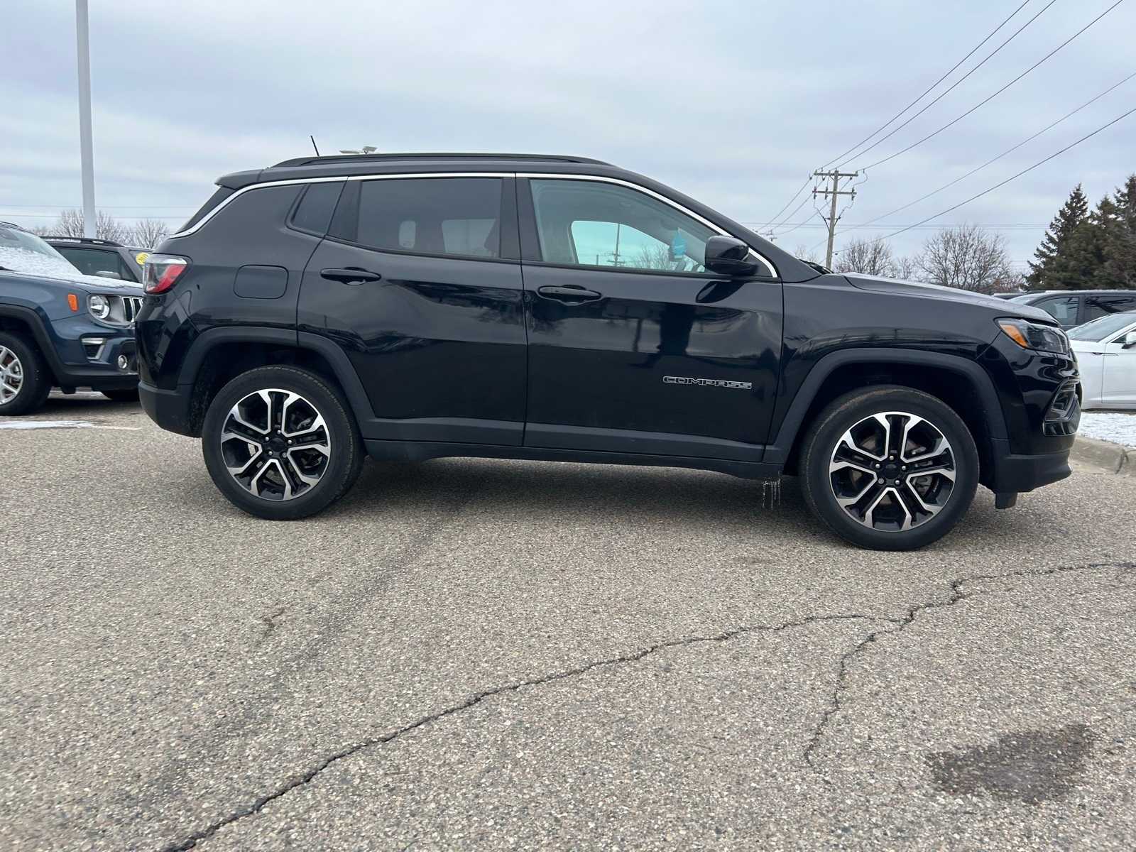 Thumbnail: 2022 Jeep Compass - 11