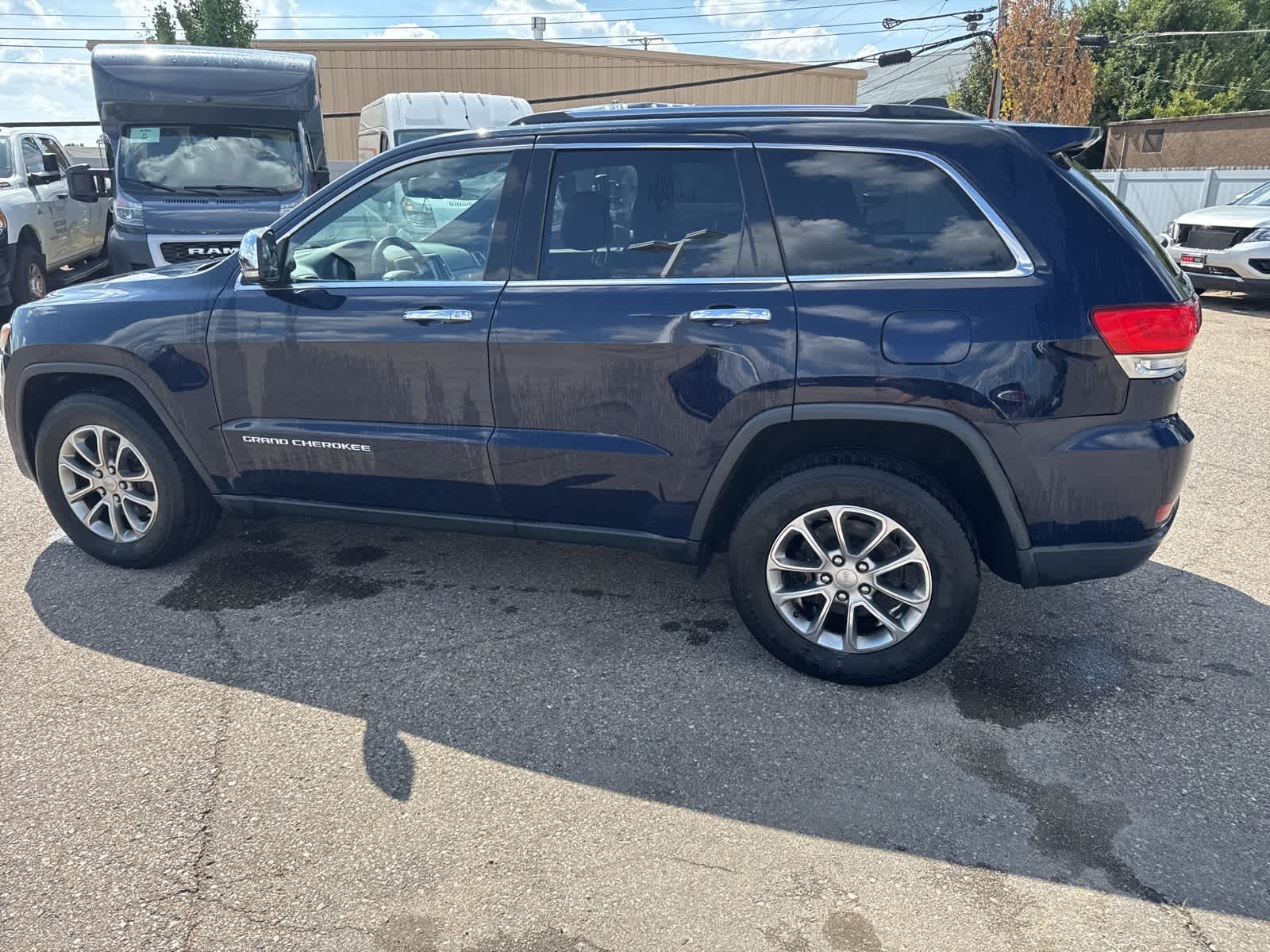Thumbnail: 2015 Jeep Grand Cherokee - 24
