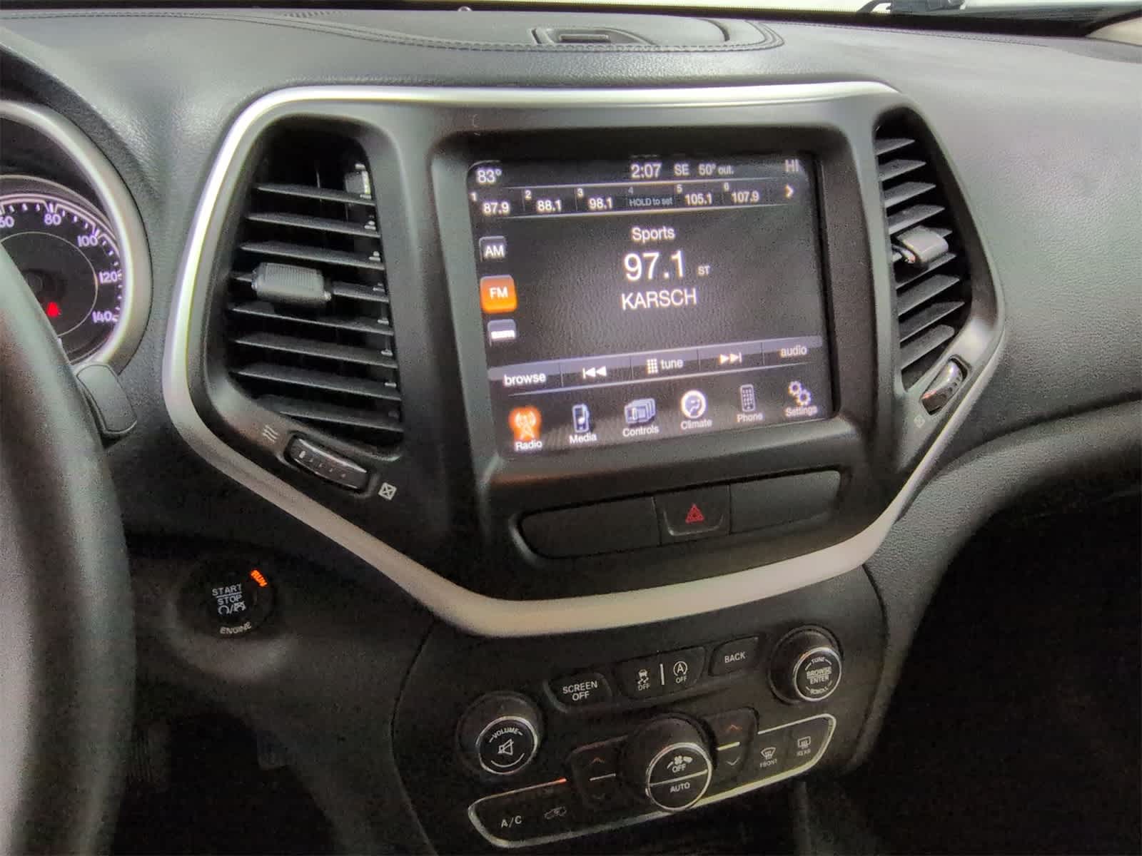 Thumbnail: 2015 Jeep Cherokee - 28