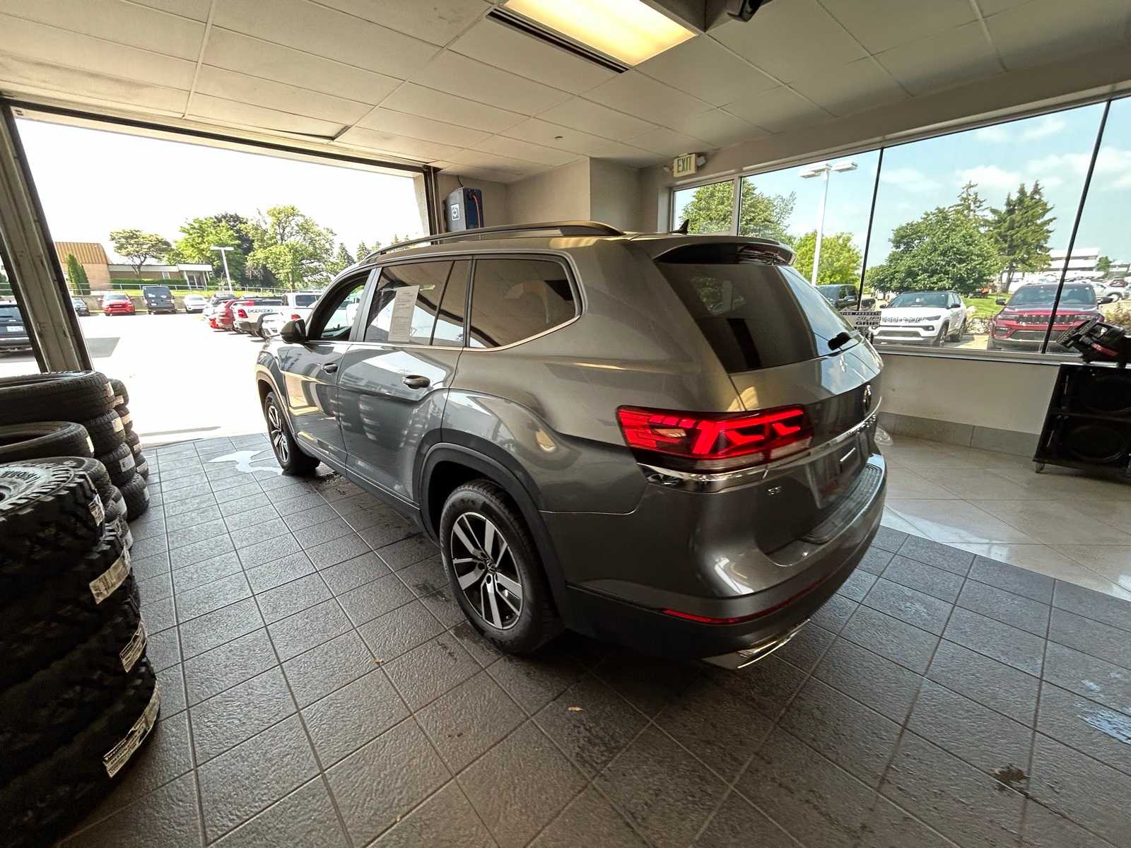 Thumbnail: 2022 Volkswagen Atlas - 20