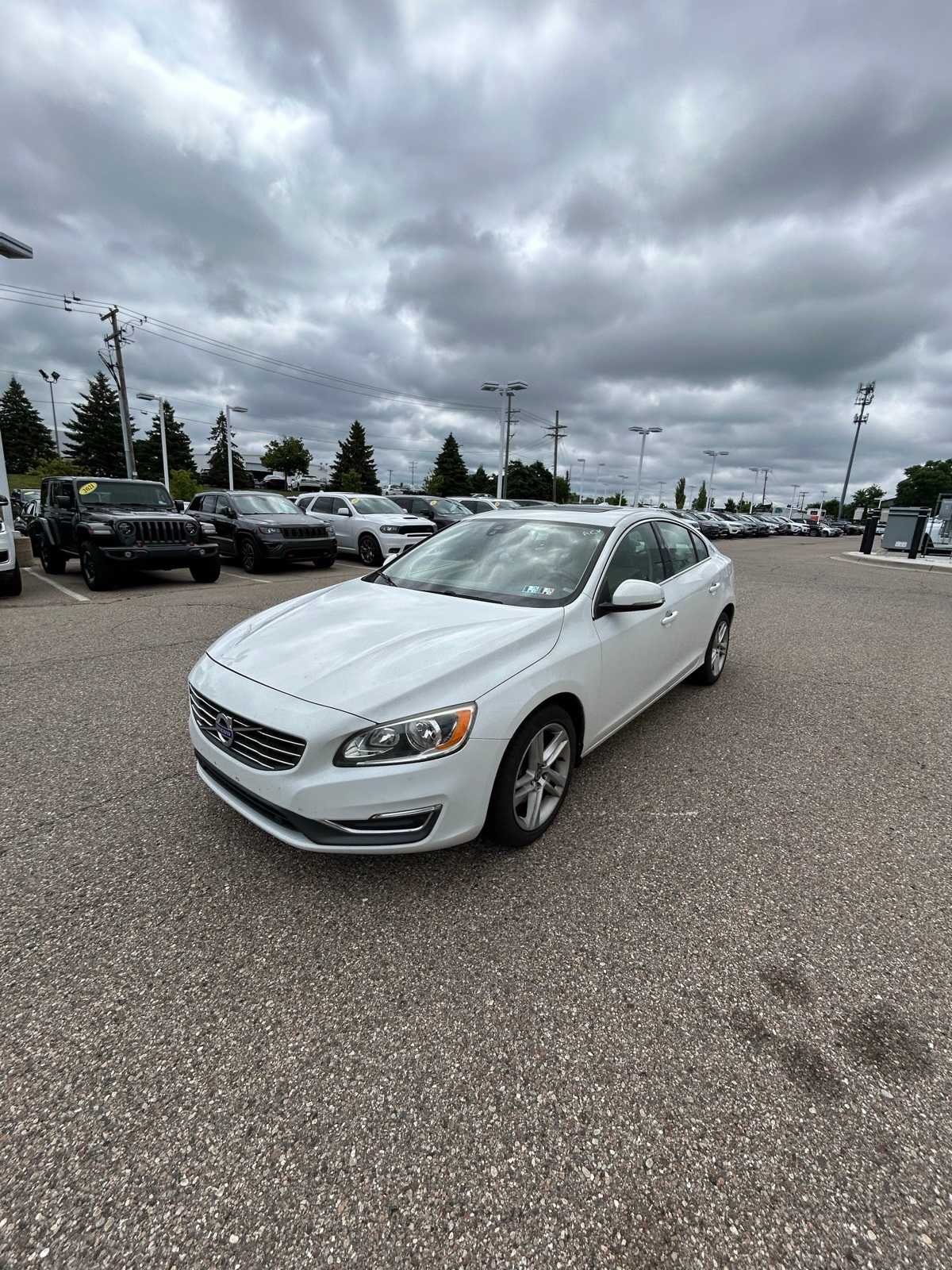 Thumbnail: 2015 Volvo S60 - 2