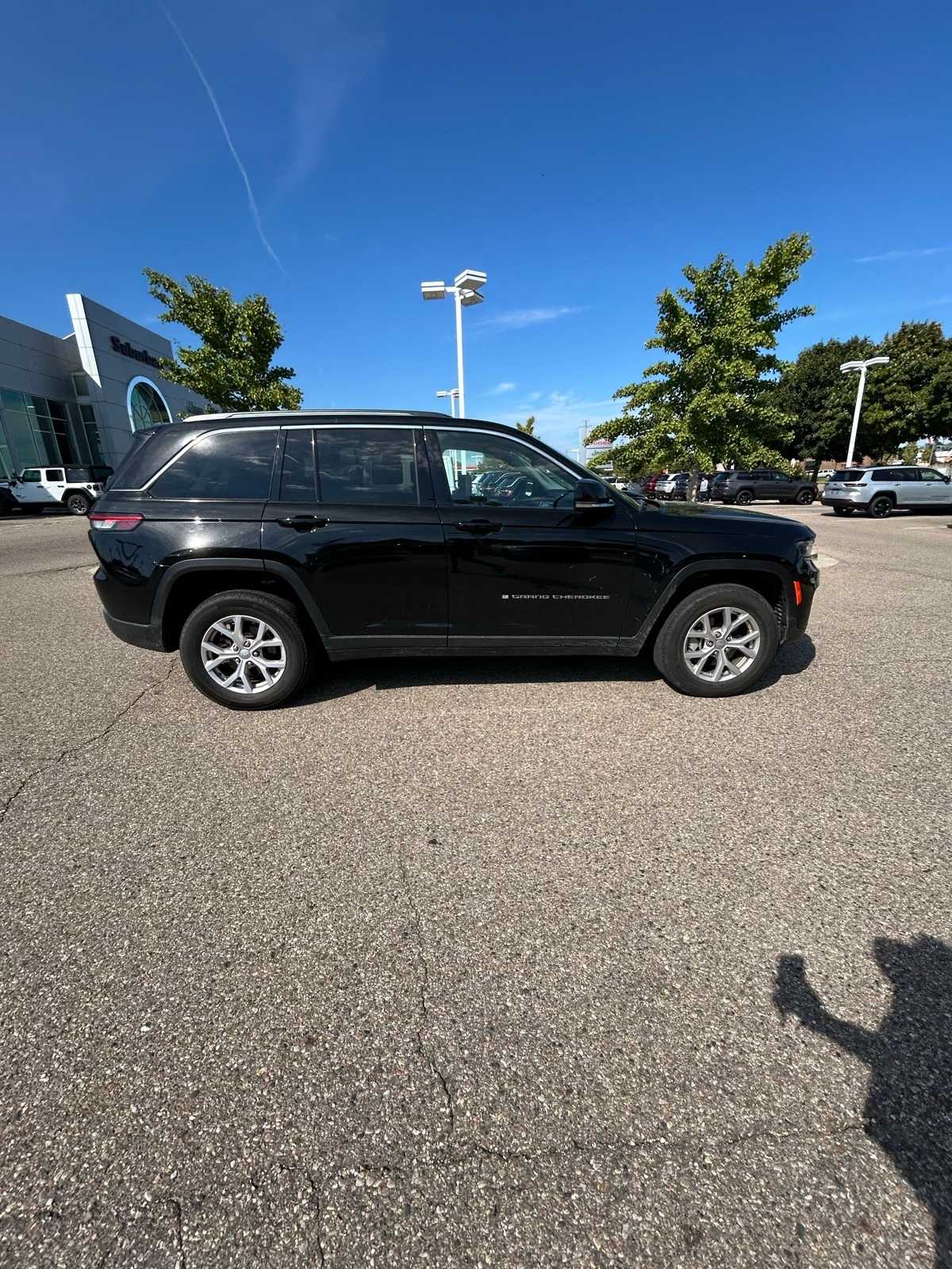 Thumbnail: 2022 Jeep Grand Cherokee - 15