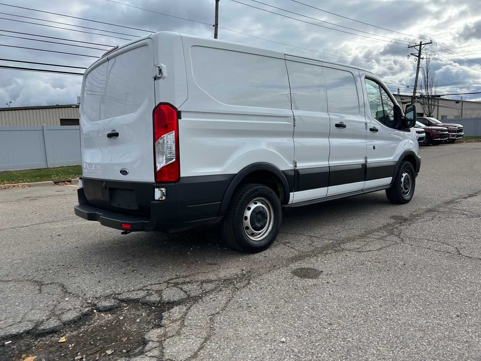Thumbnail: 2019 Ford Transit Series - 17