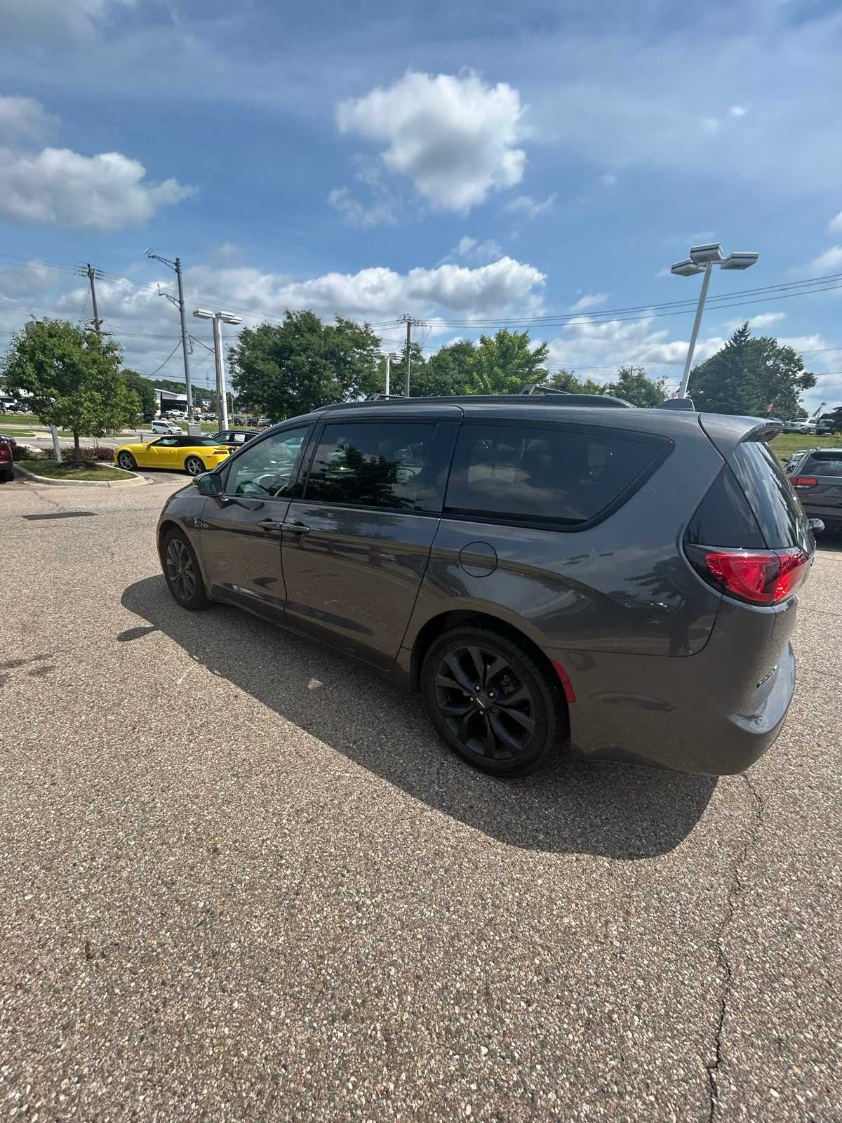 Thumbnail: 2019 Chrysler Pacifica - 22