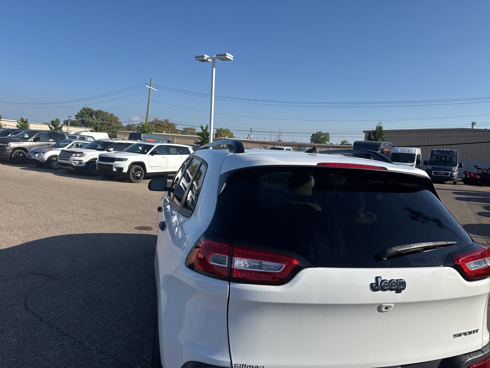 Thumbnail: 2016 Jeep Cherokee - 16