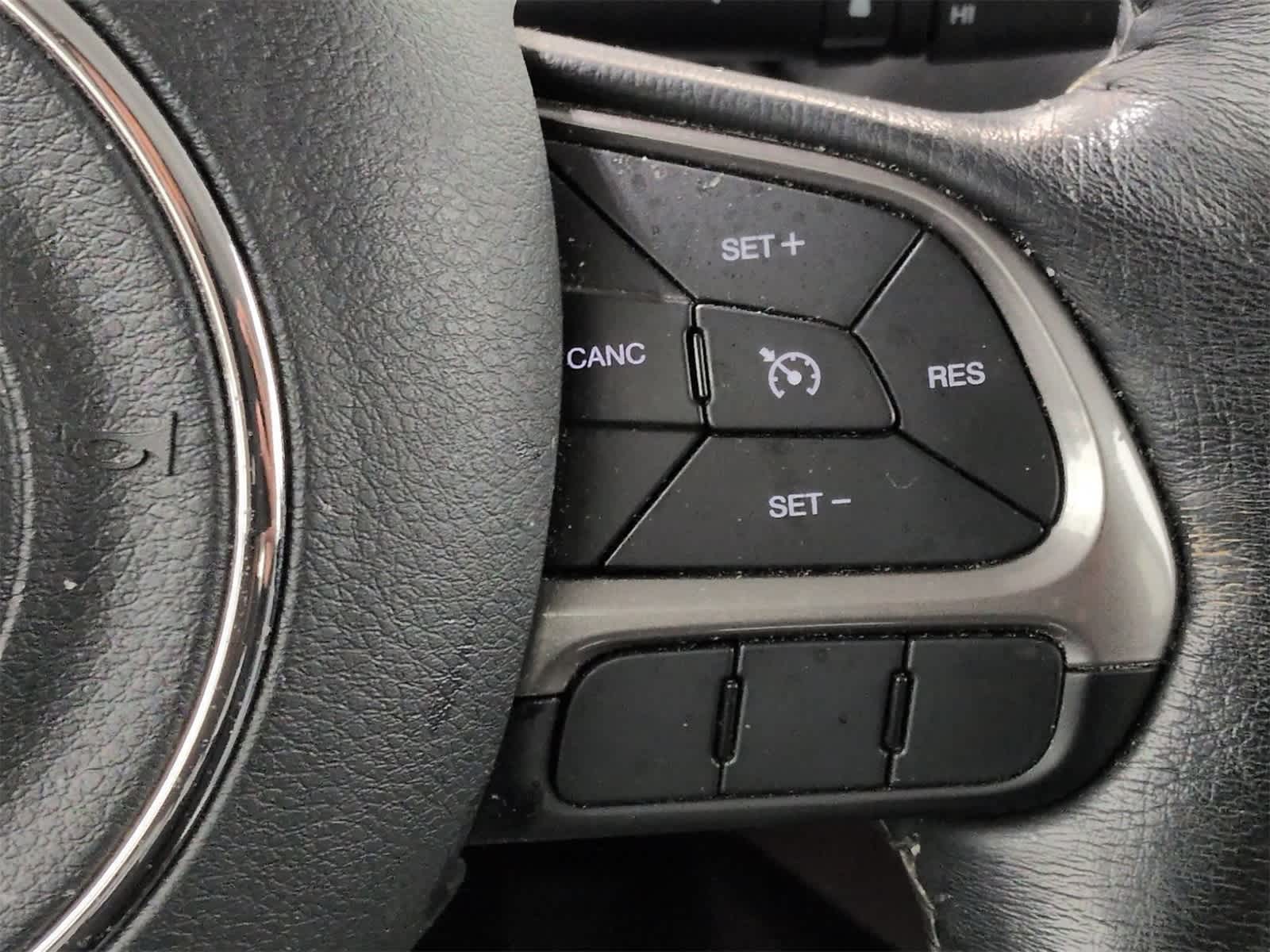 Thumbnail: 2021 Jeep Renegade - 25