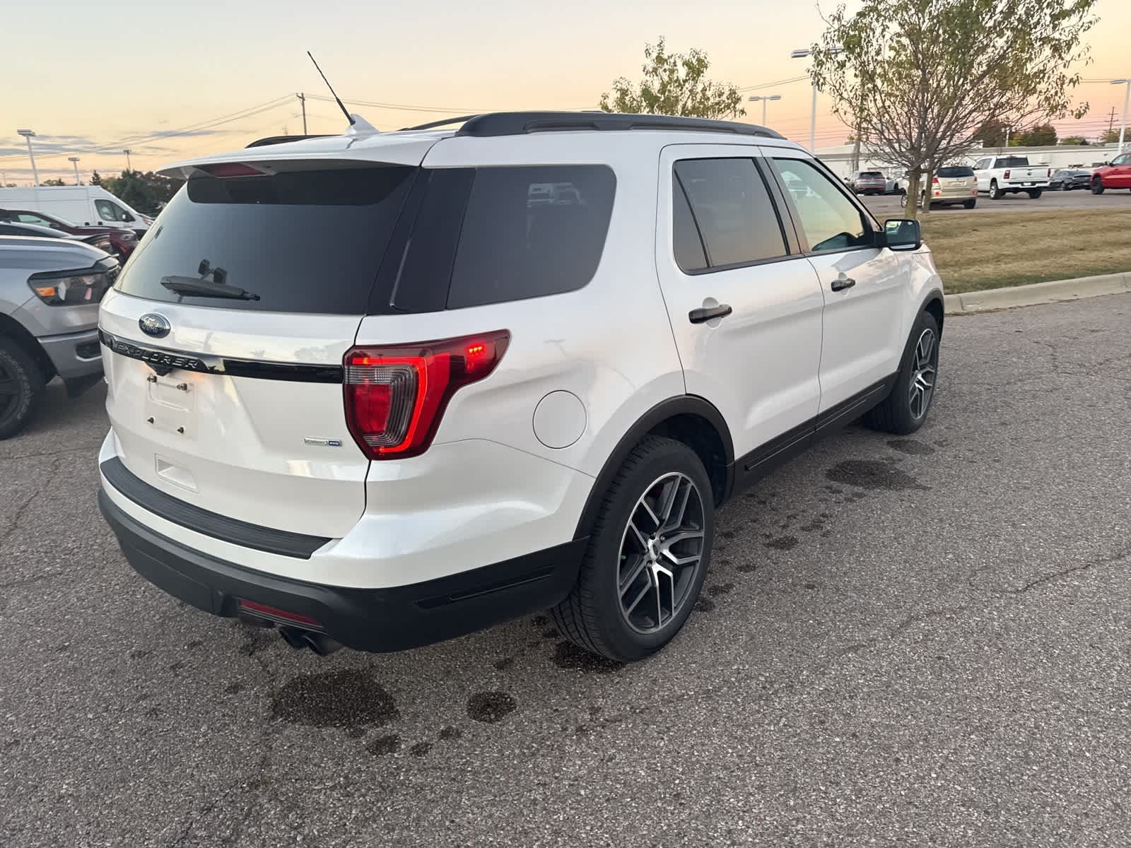 Thumbnail: 2019 Ford Explorer - 18