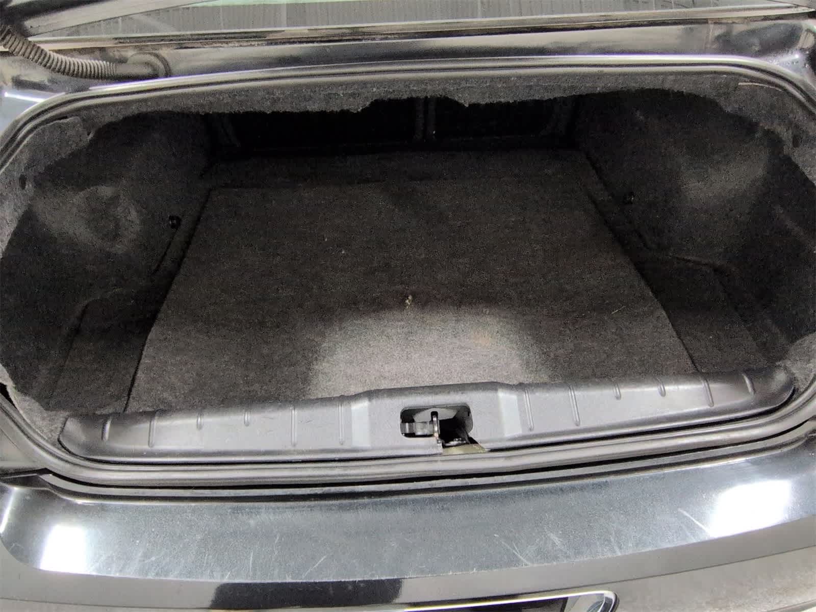 Thumbnail: 2009 Chevrolet Malibu - 32