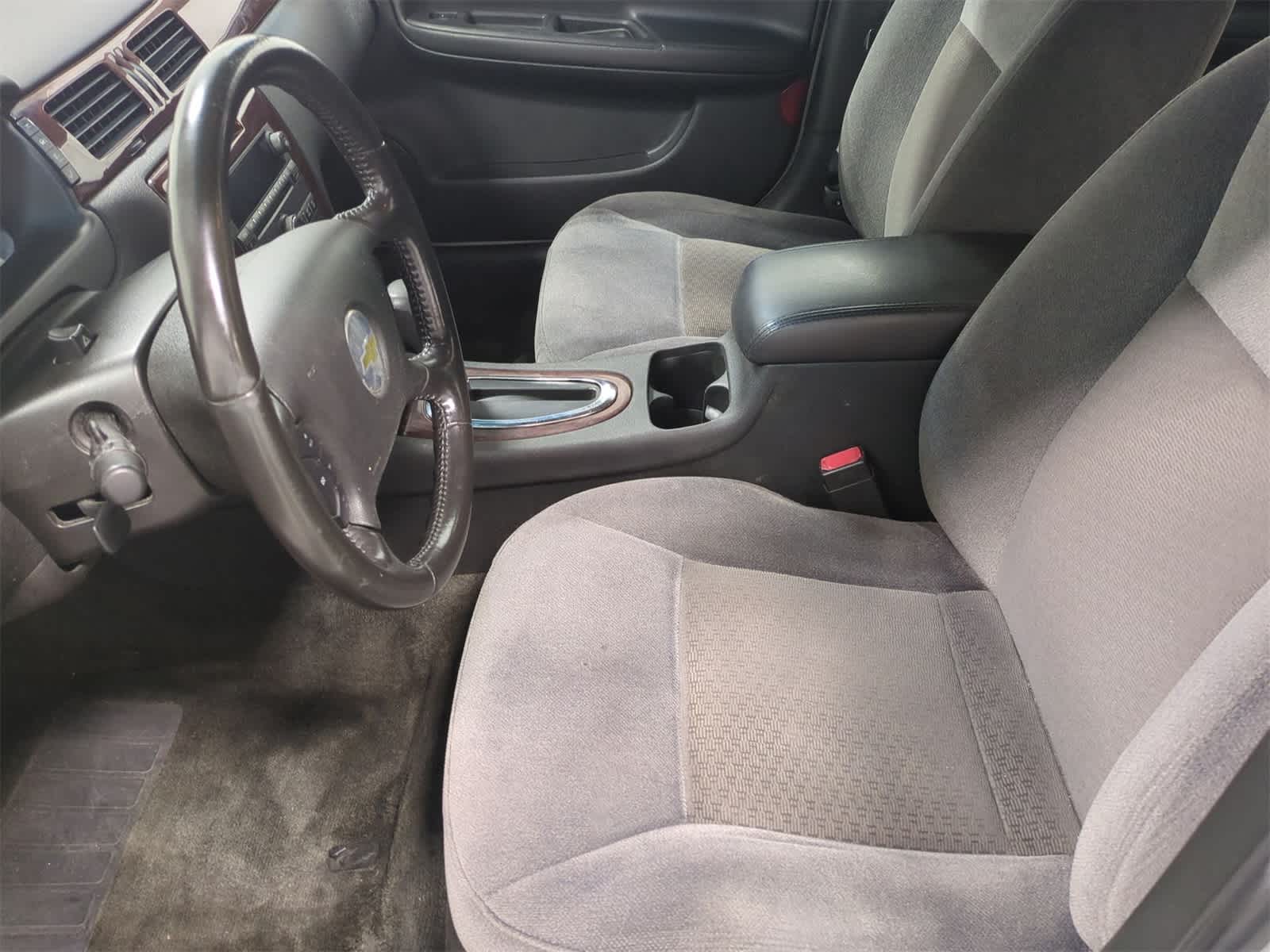 Thumbnail: 2011 Chevrolet Impala - 17