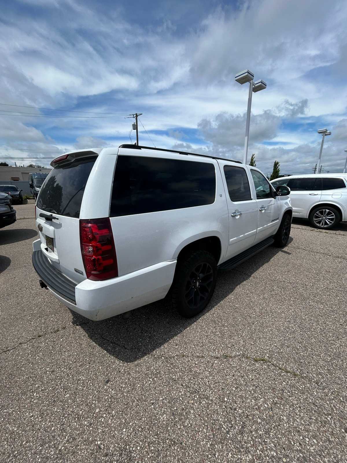 Thumbnail: 2008 Chevrolet Suburban - 20