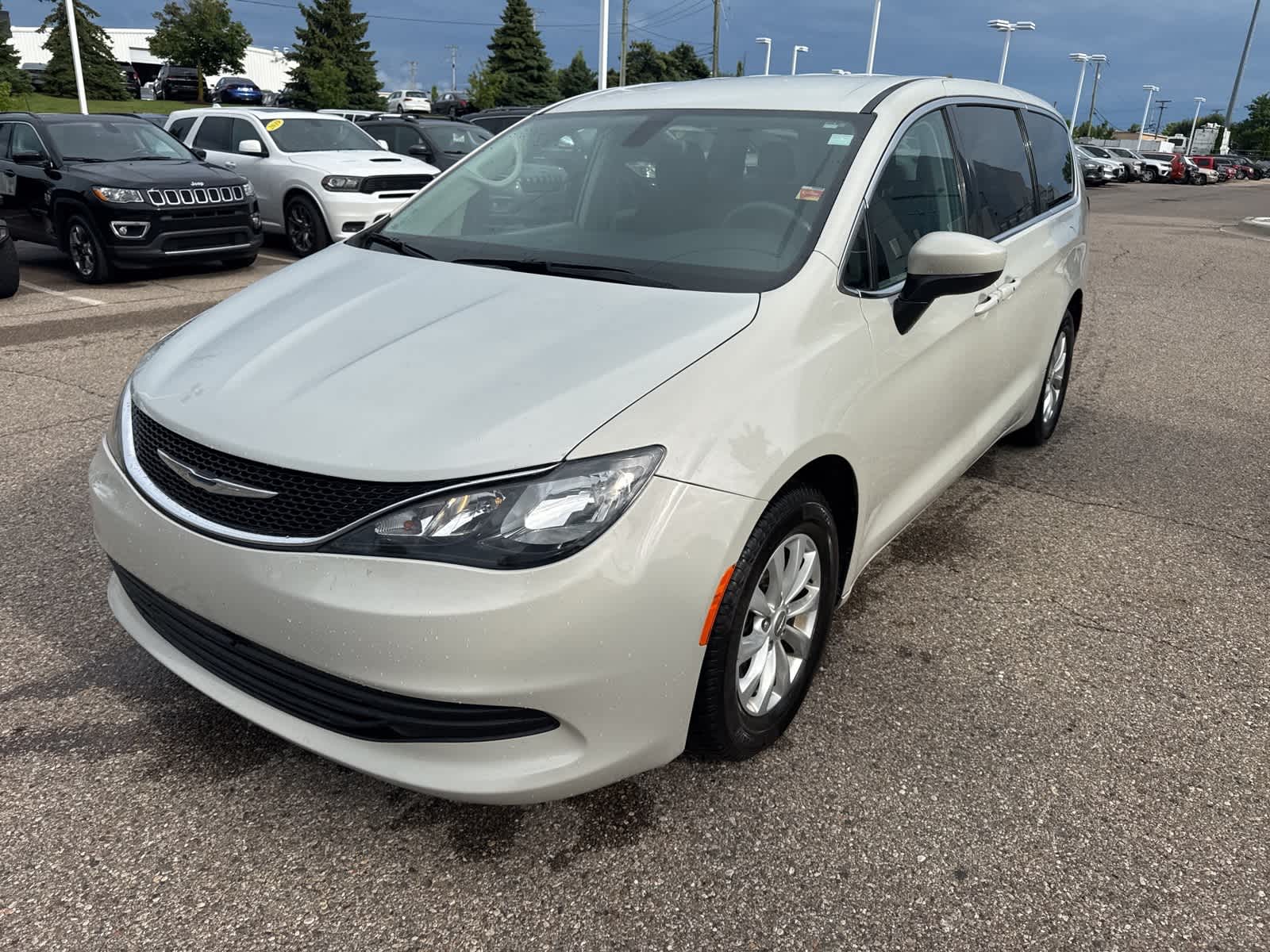 2017 Chrysler Pacifica Touring -
                  Farmington Hills, MI