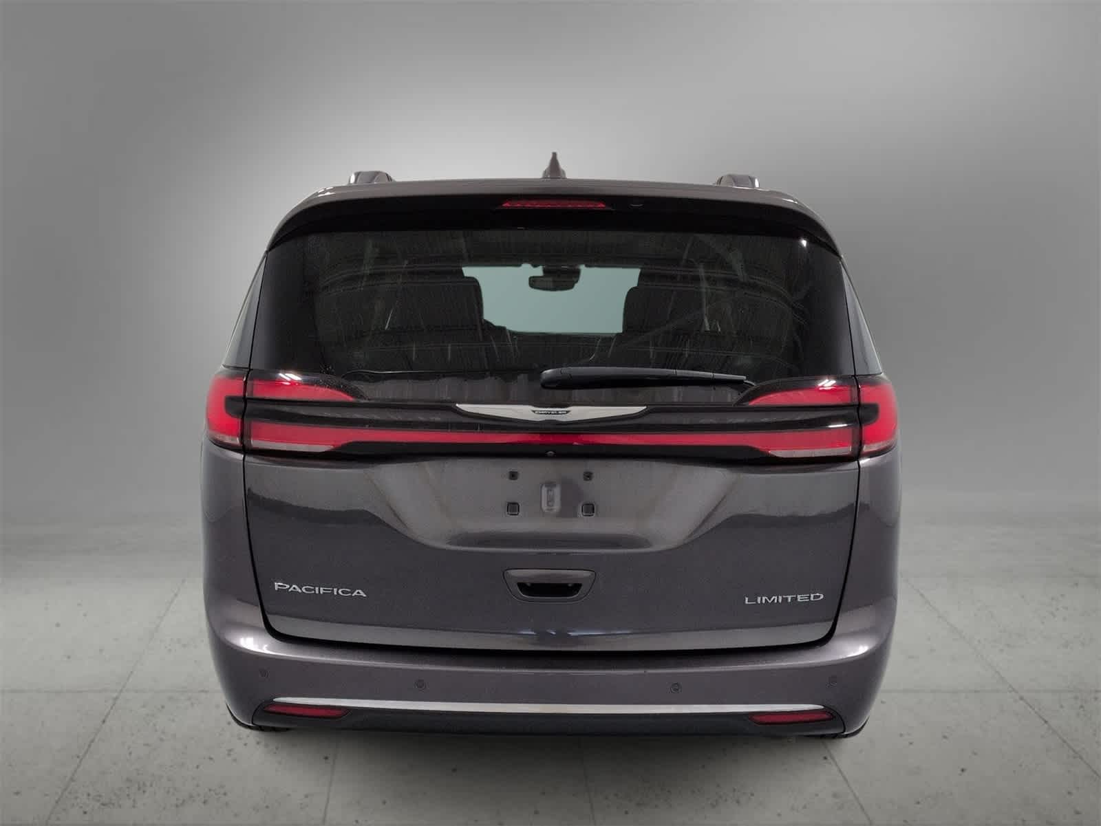 Thumbnail: 2022 Chrysler Pacifica - 7