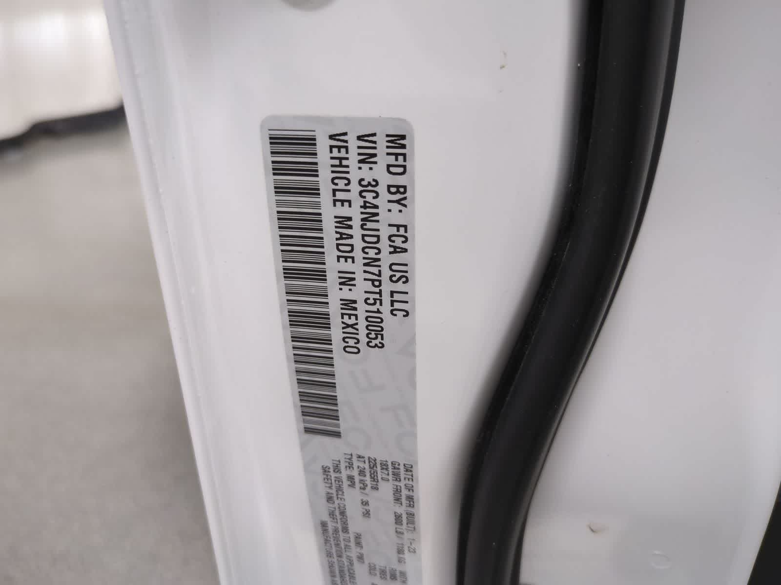 Thumbnail: 2023 Jeep Compass - 34