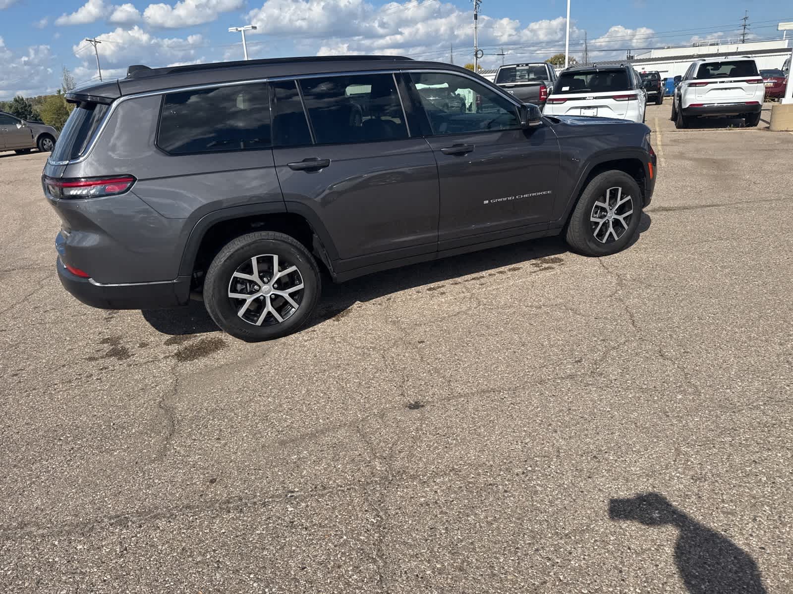 Thumbnail: 2024 Jeep Grand Cherokee L - 13