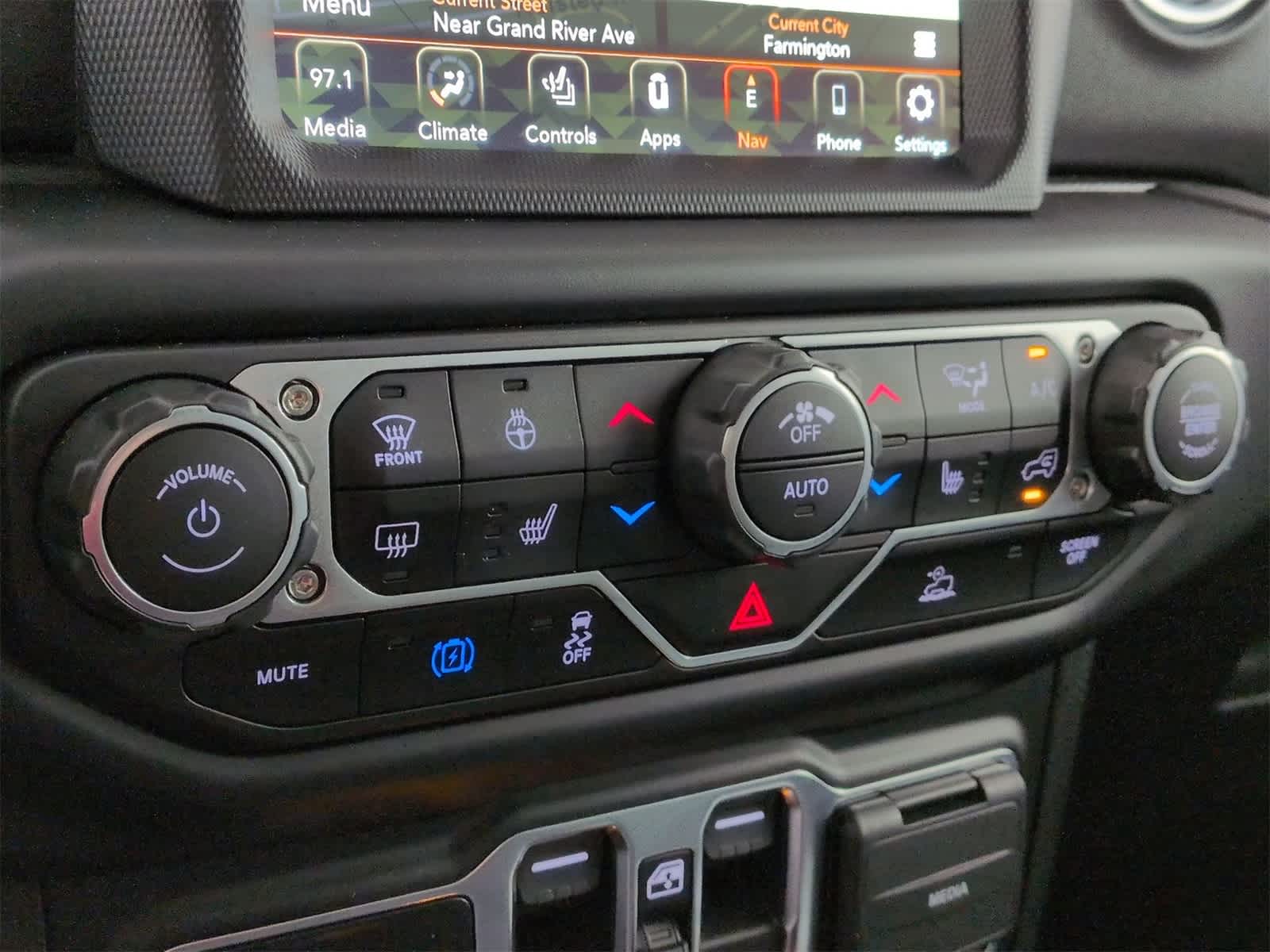 Thumbnail: 2022 Jeep Wrangler - 31