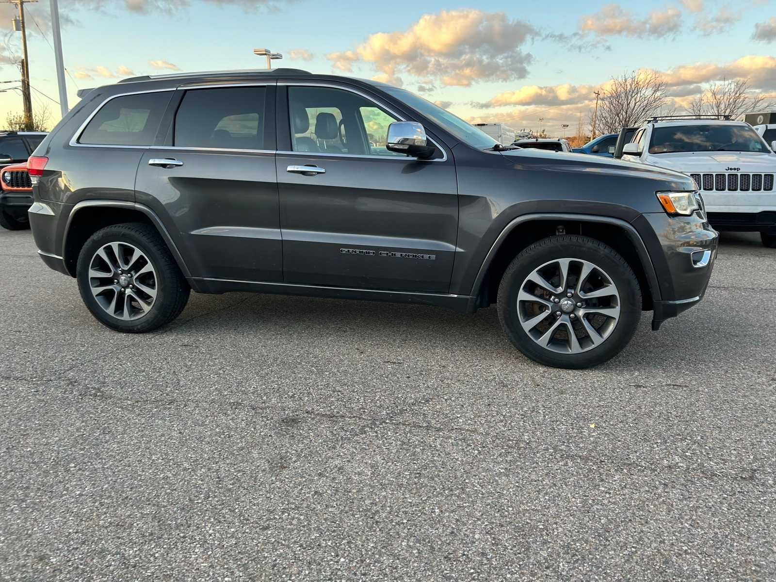 Thumbnail: 2018 Jeep Grand Cherokee - 10