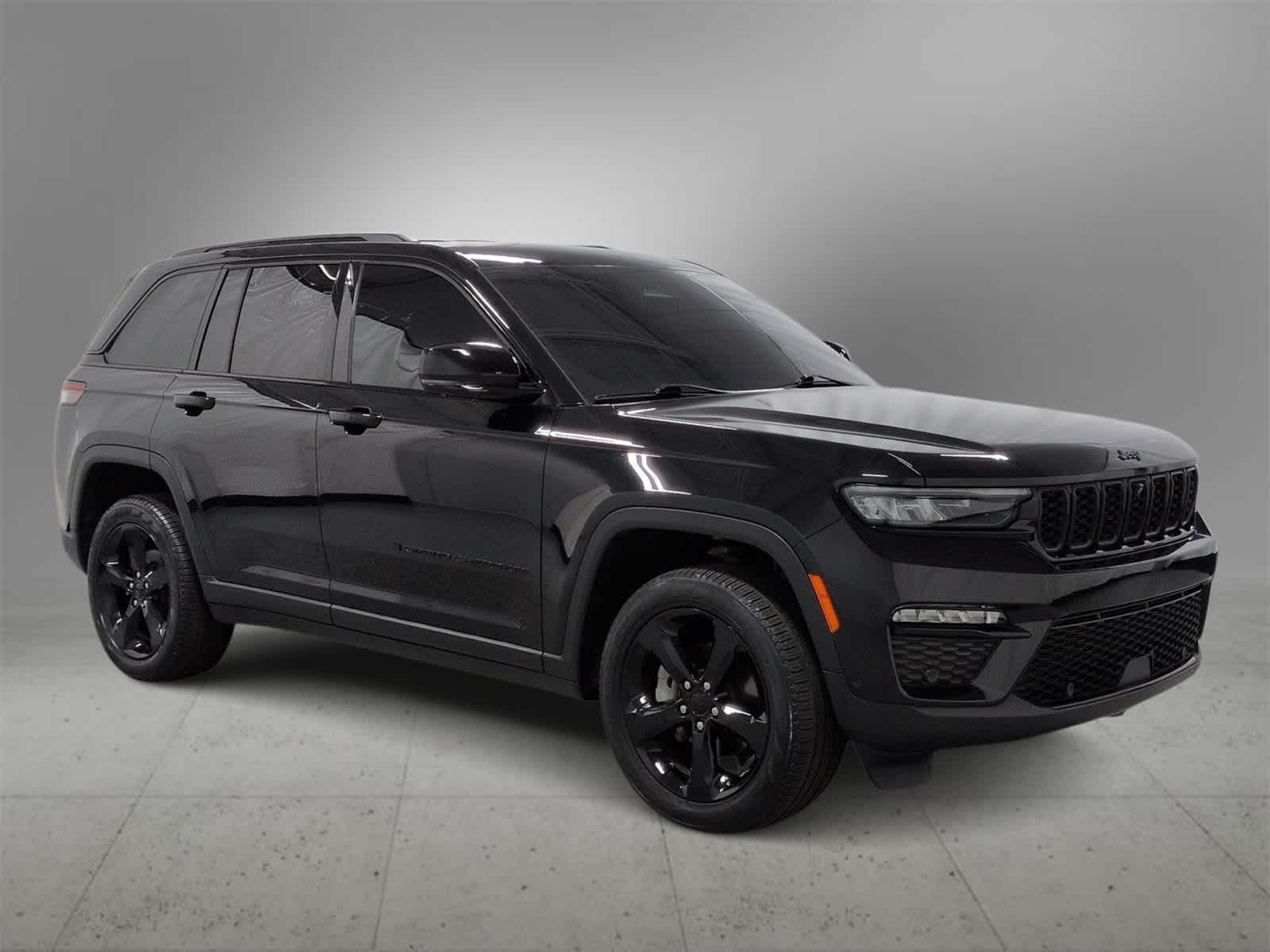 2023 Jeep Grand Cherokee Limited photo 2