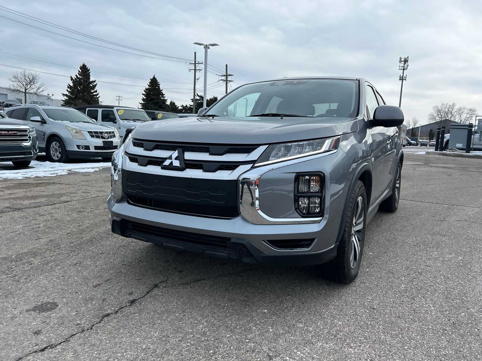 Thumbnail: 2023 Mitsubishi Outlander Sport - 3