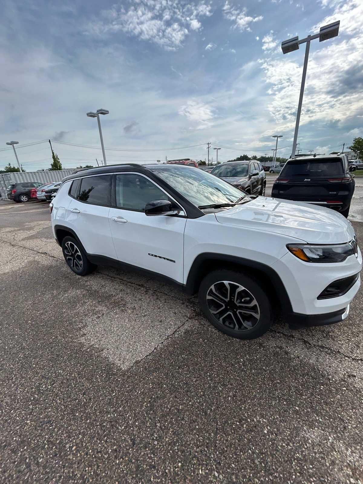 Thumbnail: 2022 Jeep Compass - 9