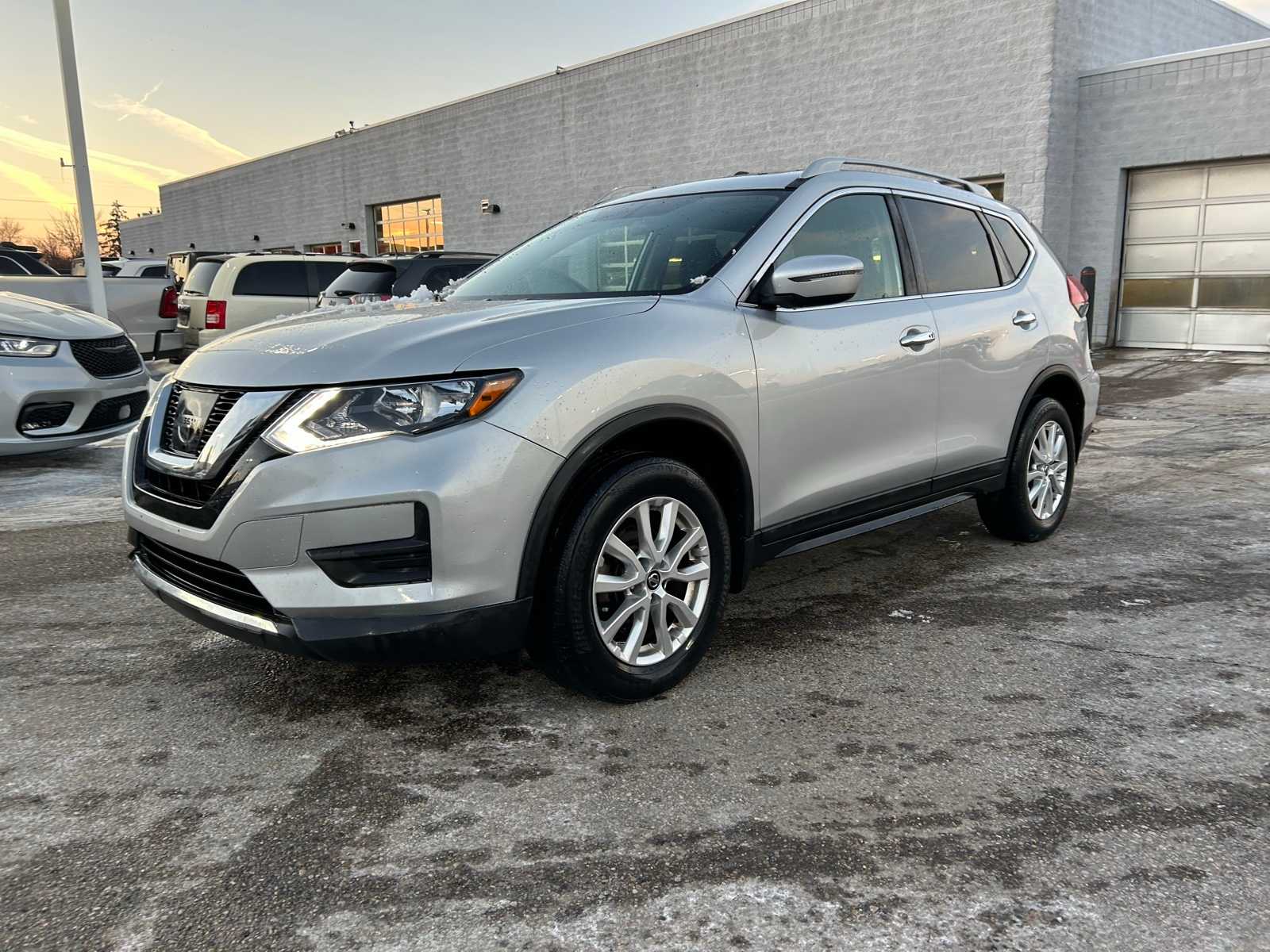 2017 Nissan Rogue SV's photo