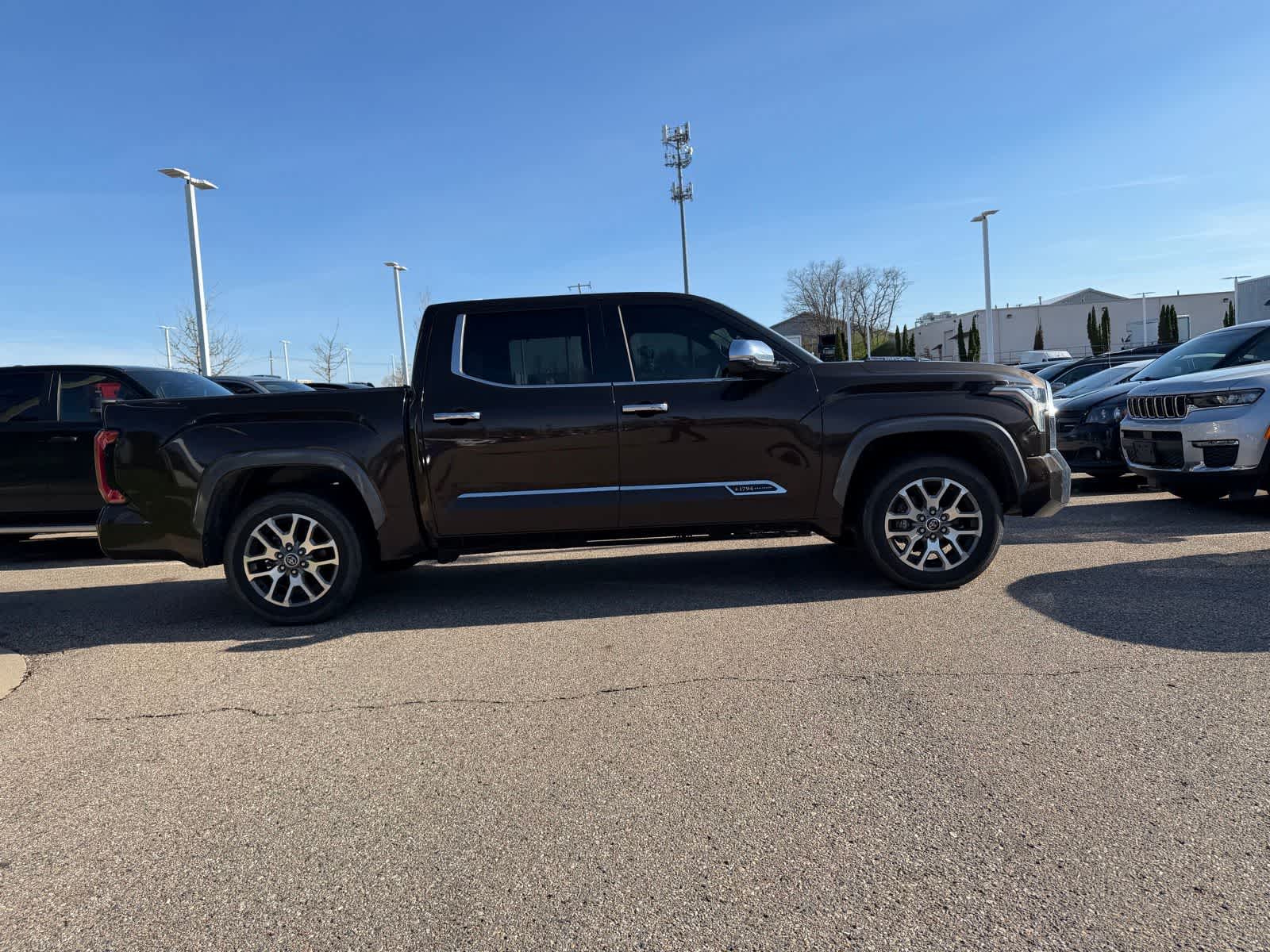 Thumbnail: 2022 Toyota Tundra - 15