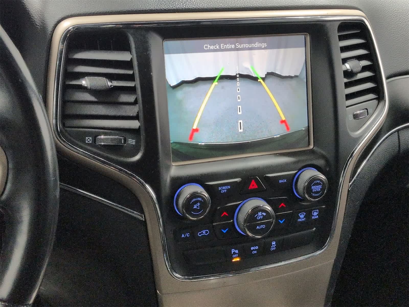Thumbnail: 2015 Jeep Grand Cherokee - 32