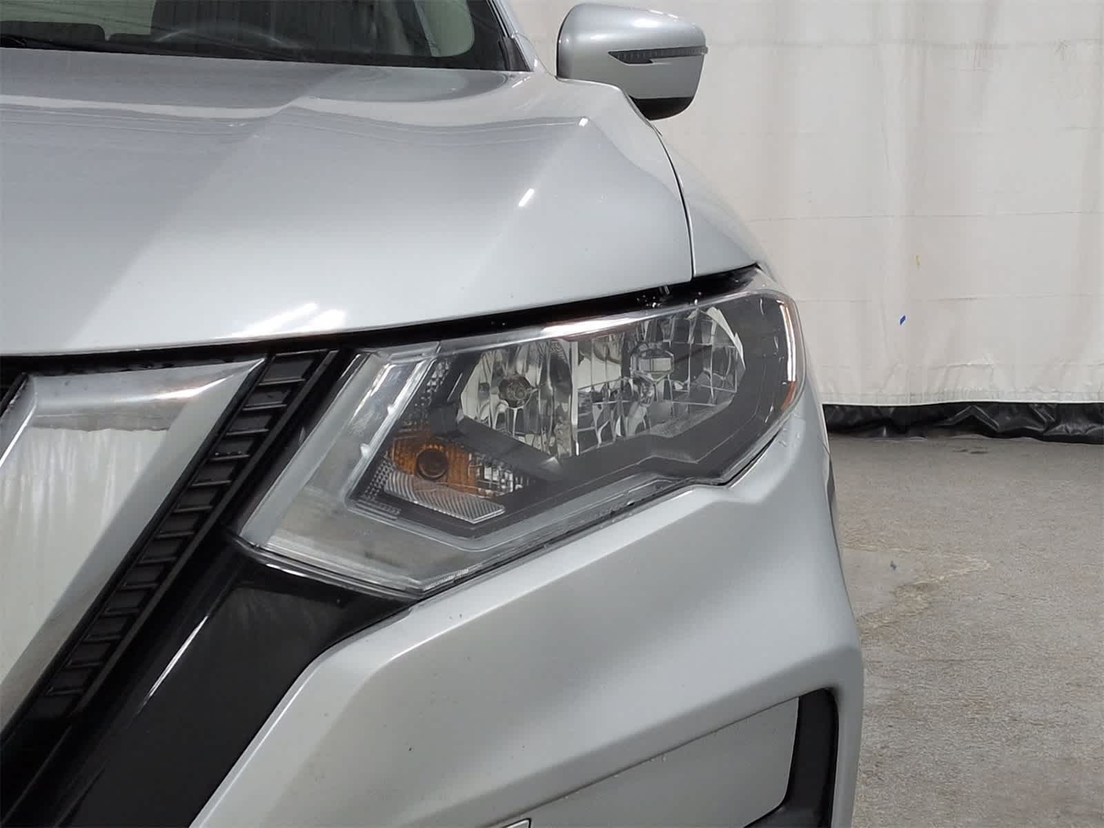 Thumbnail: 2017 Nissan Rogue - 11