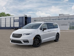2026 Chrysler Pacifica Limited Passenger Van