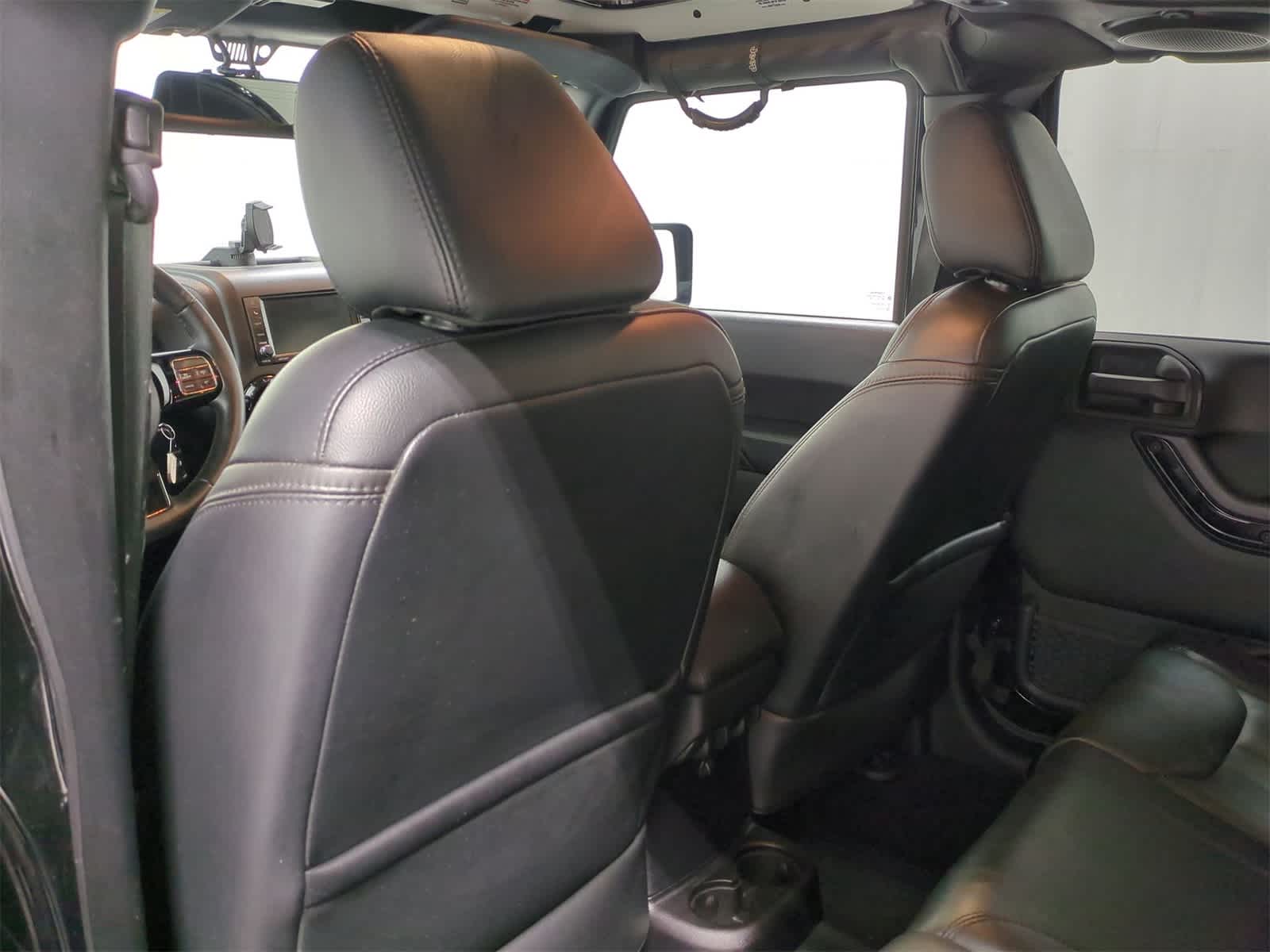 Thumbnail: 2014 Jeep Wrangler - 17