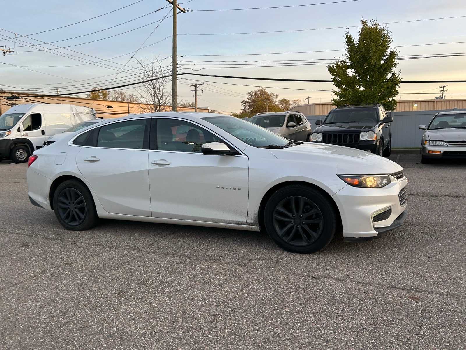 Thumbnail: 2016 Chevrolet Malibu - 9