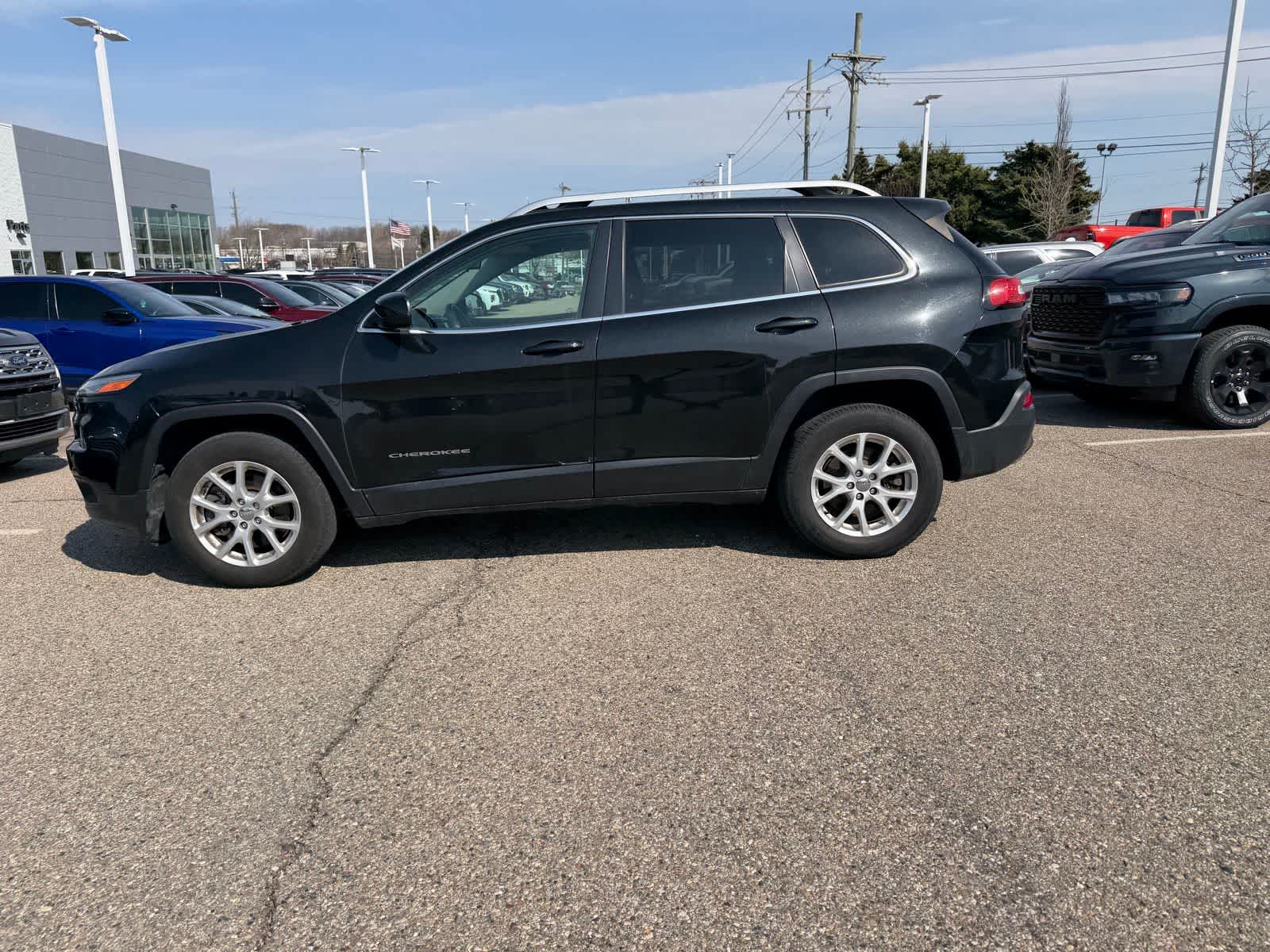 Thumbnail: 2015 Jeep Cherokee - 31