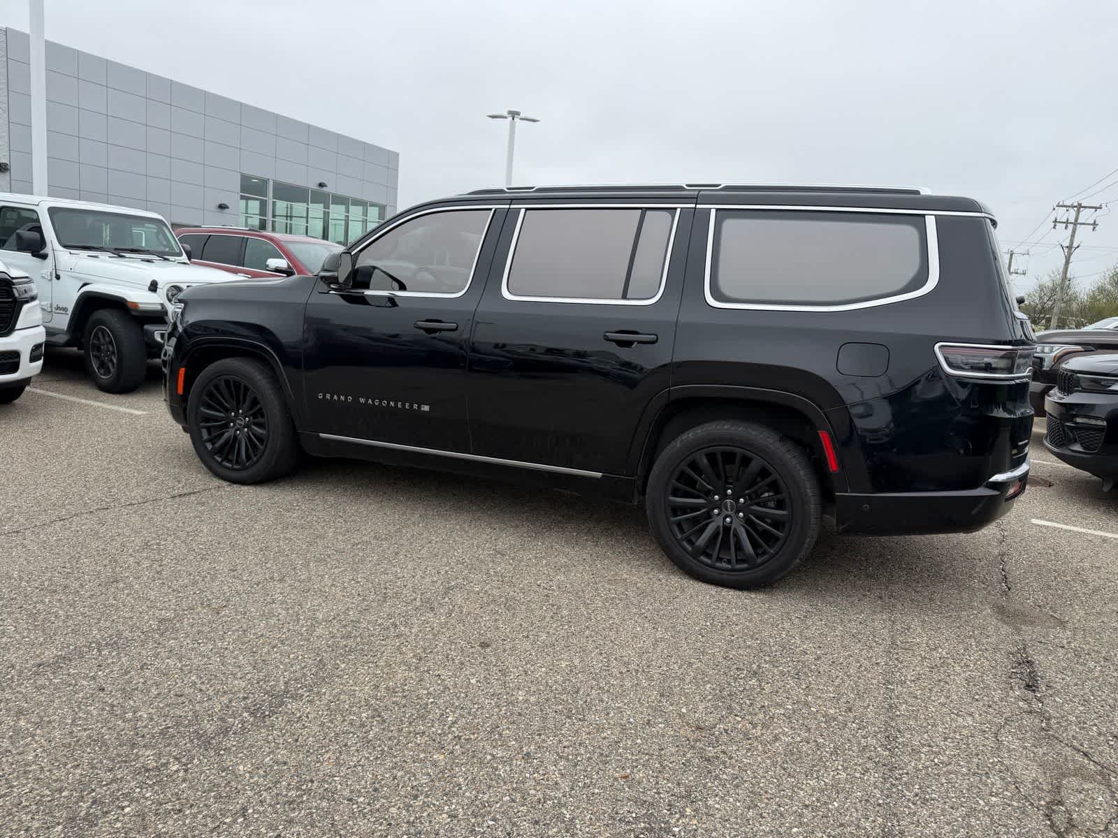 Thumbnail: 2022 Jeep Grand Wagoneer - 24