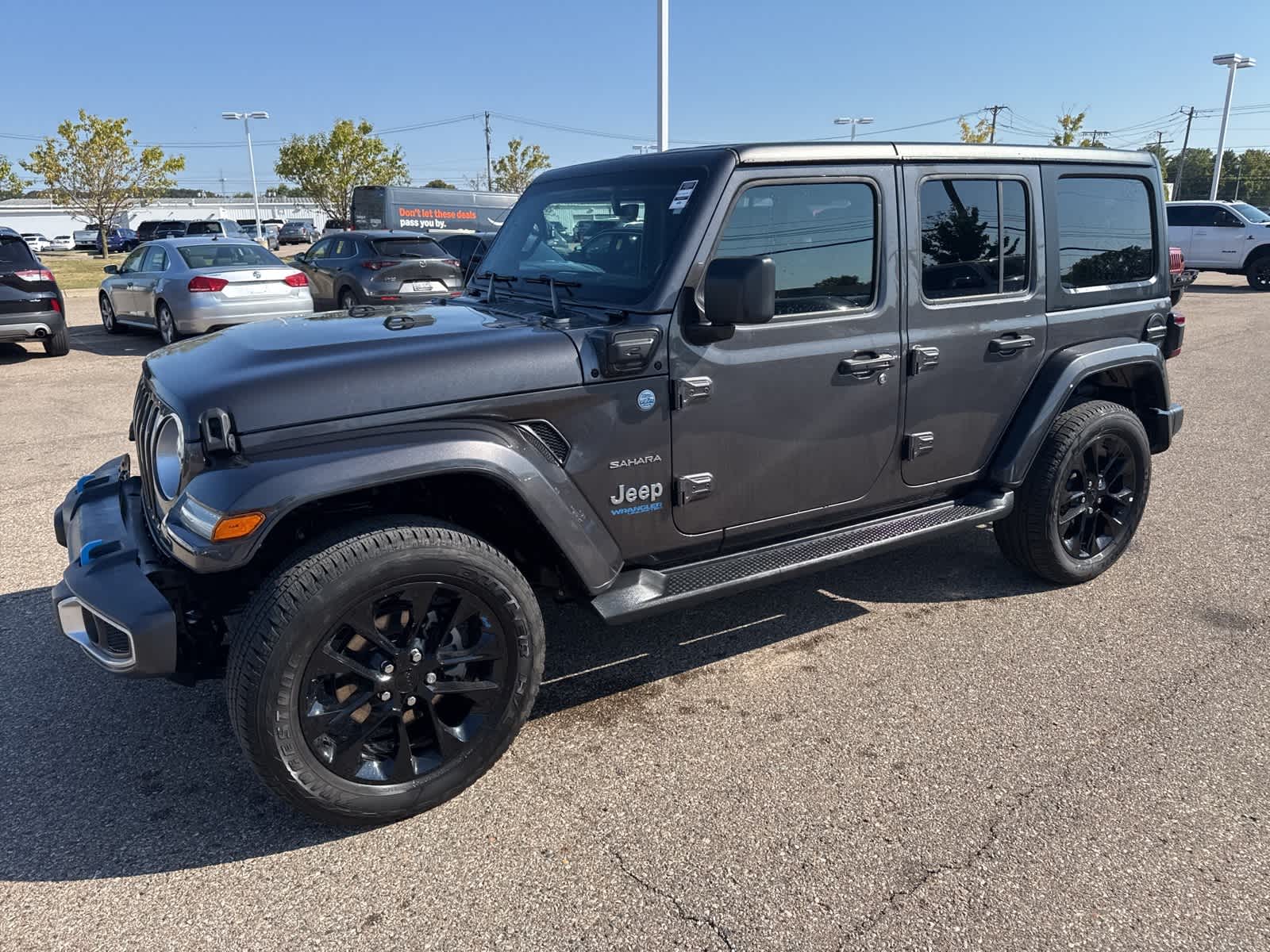 Thumbnail: 2022 Jeep Wrangler - 24