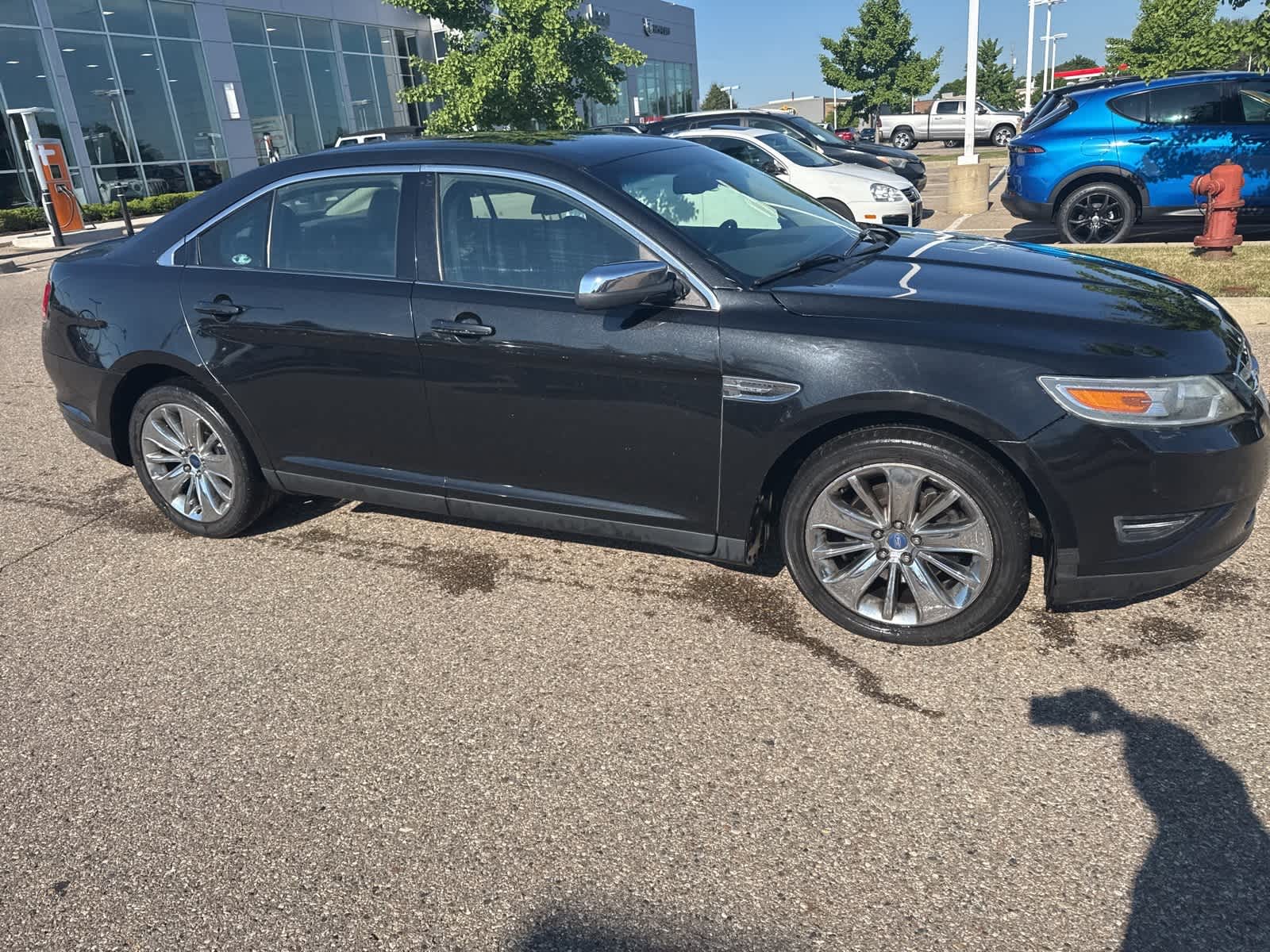 Thumbnail: 2010 Ford Taurus - 11