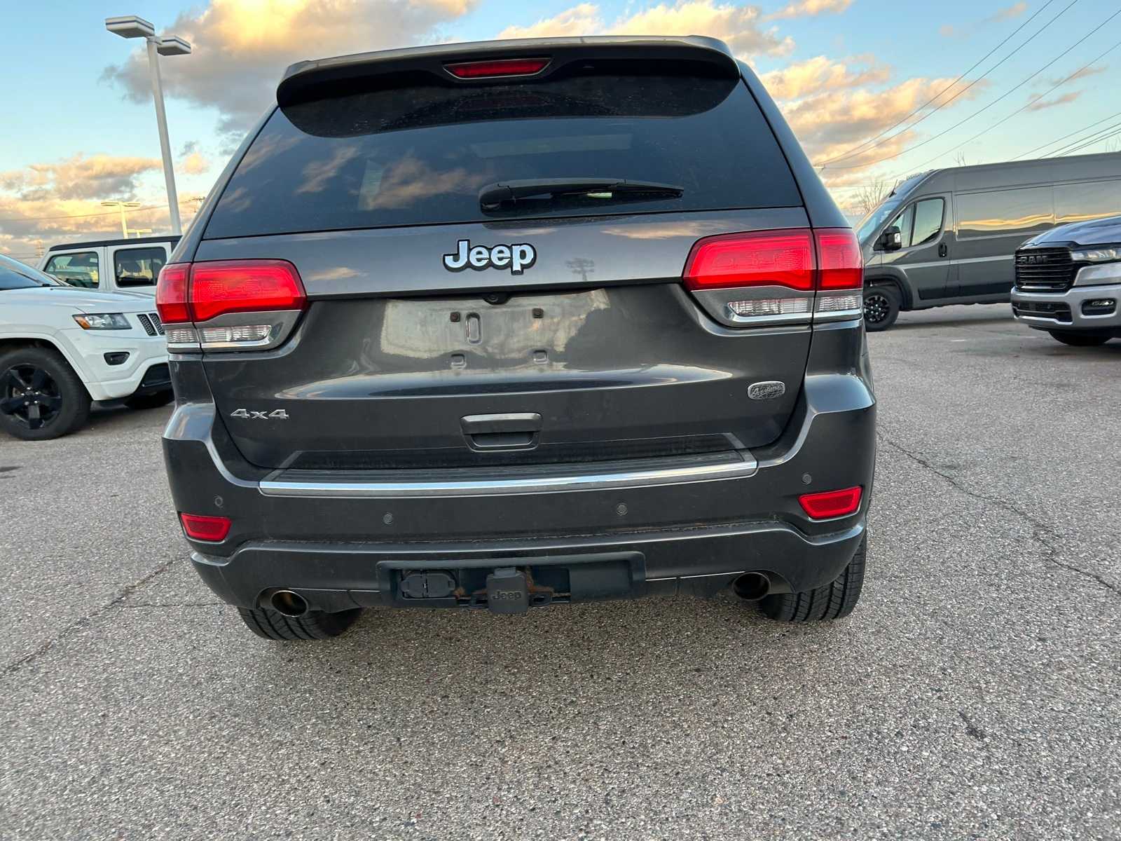 Thumbnail: 2018 Jeep Grand Cherokee - 14