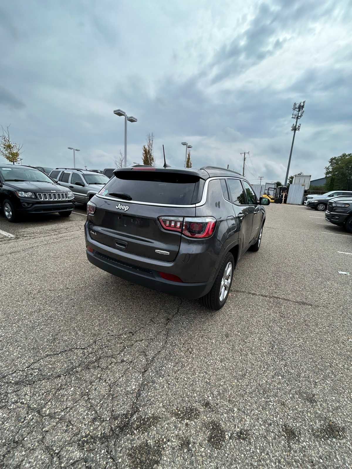 Thumbnail: 2019 Jeep Compass - 19