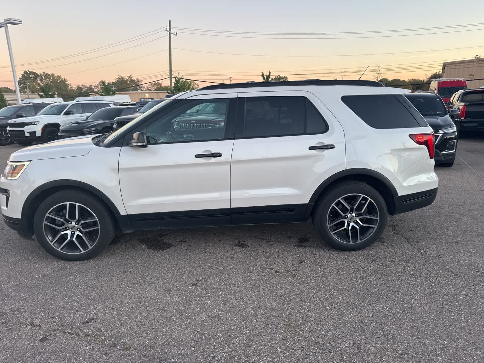 Thumbnail: 2019 Ford Explorer - 27