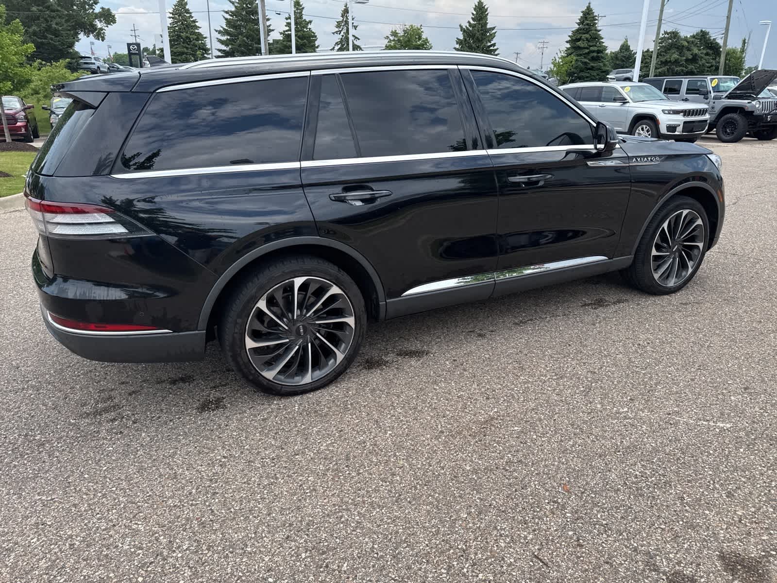 Thumbnail: 2020 Lincoln Aviator - 13