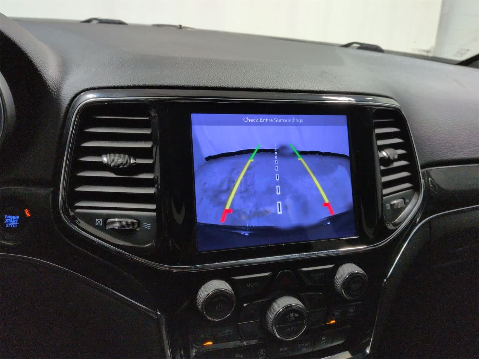 Thumbnail: 2019 Jeep Grand Cherokee - 30